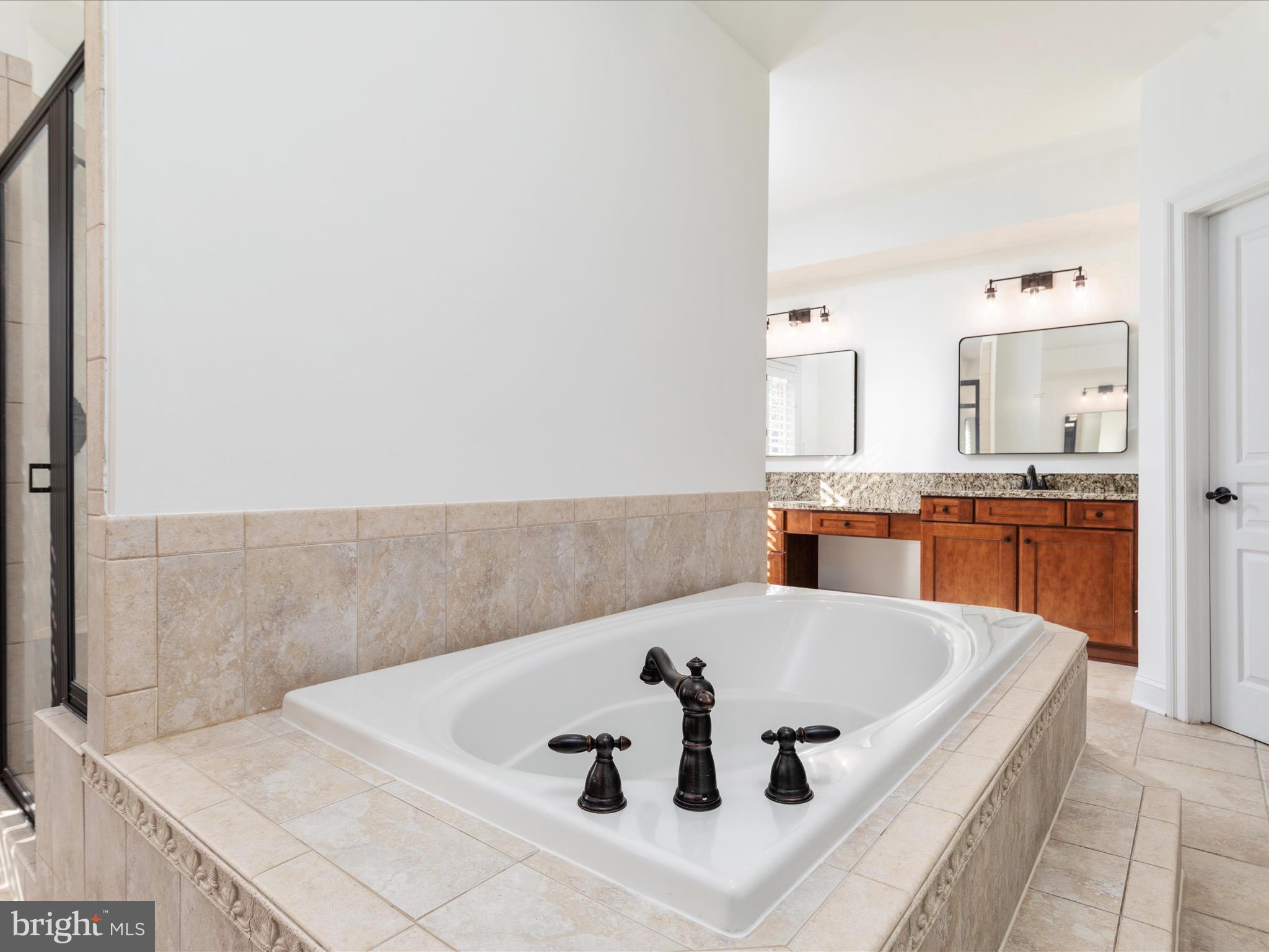 LANSDOWNE ON THE POTOMAC - Residential