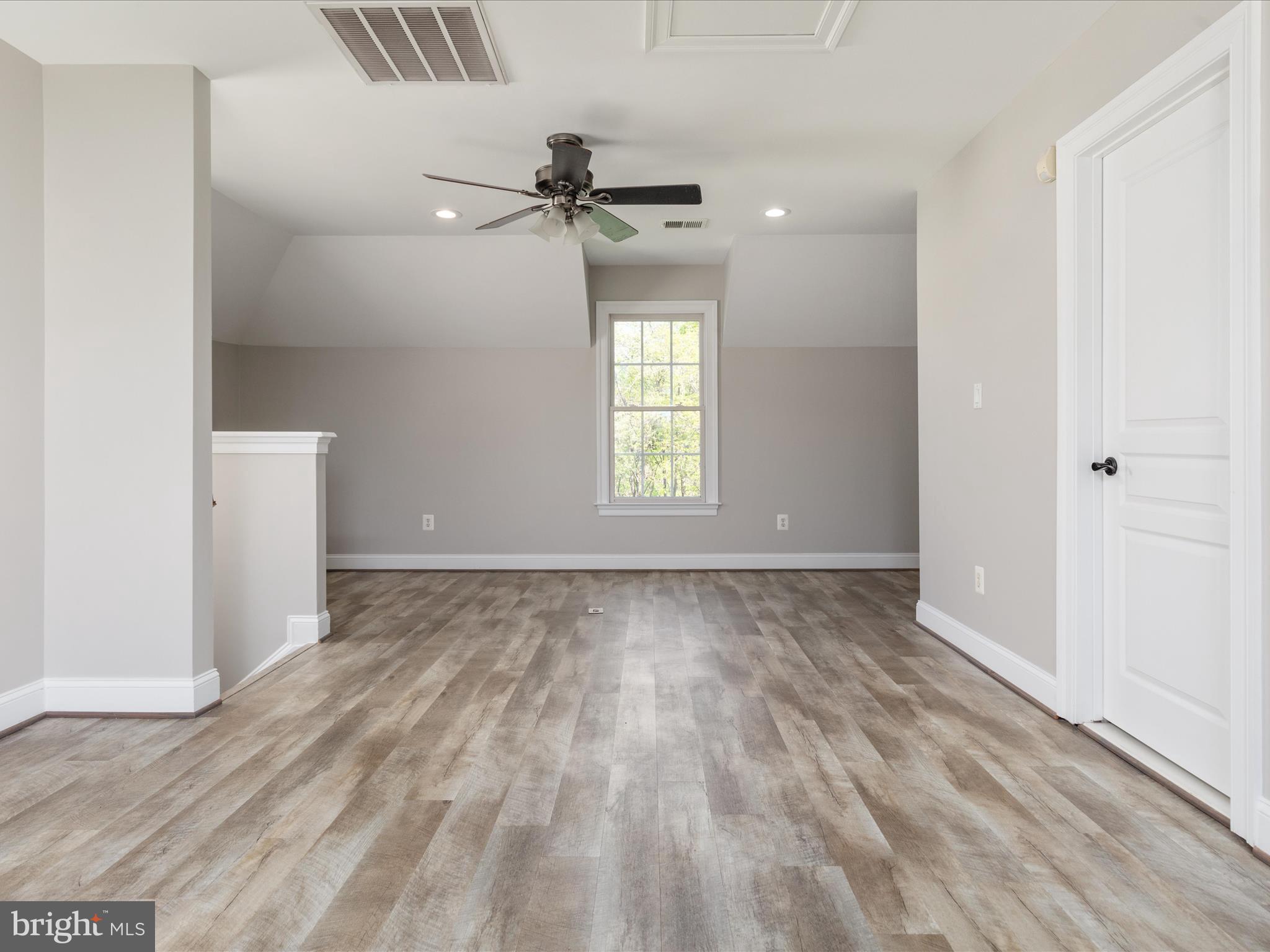 LANSDOWNE ON THE POTOMAC - Residential