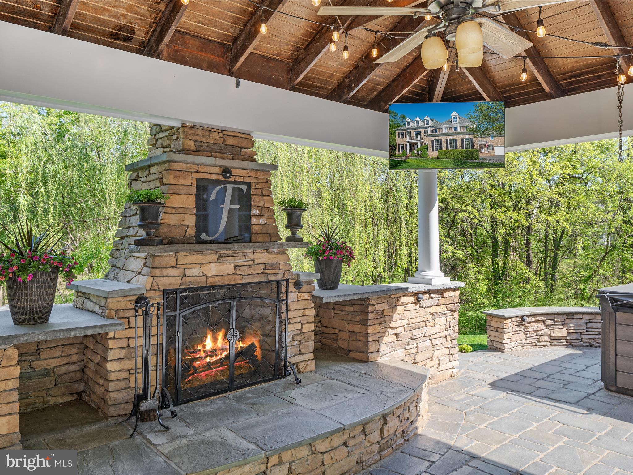 LANSDOWNE ON THE POTOMAC - Residential