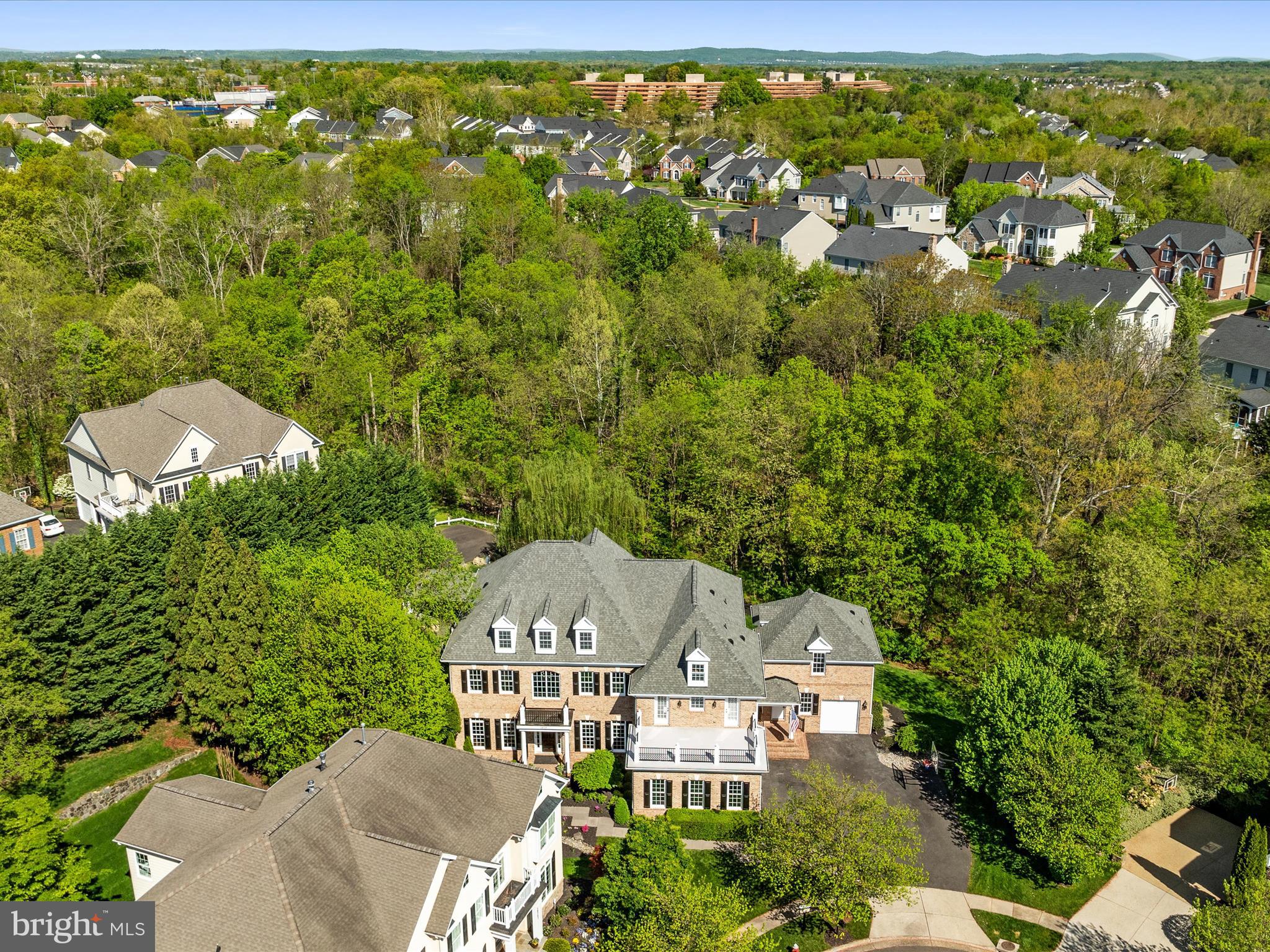 LANSDOWNE ON THE POTOMAC - Residential
