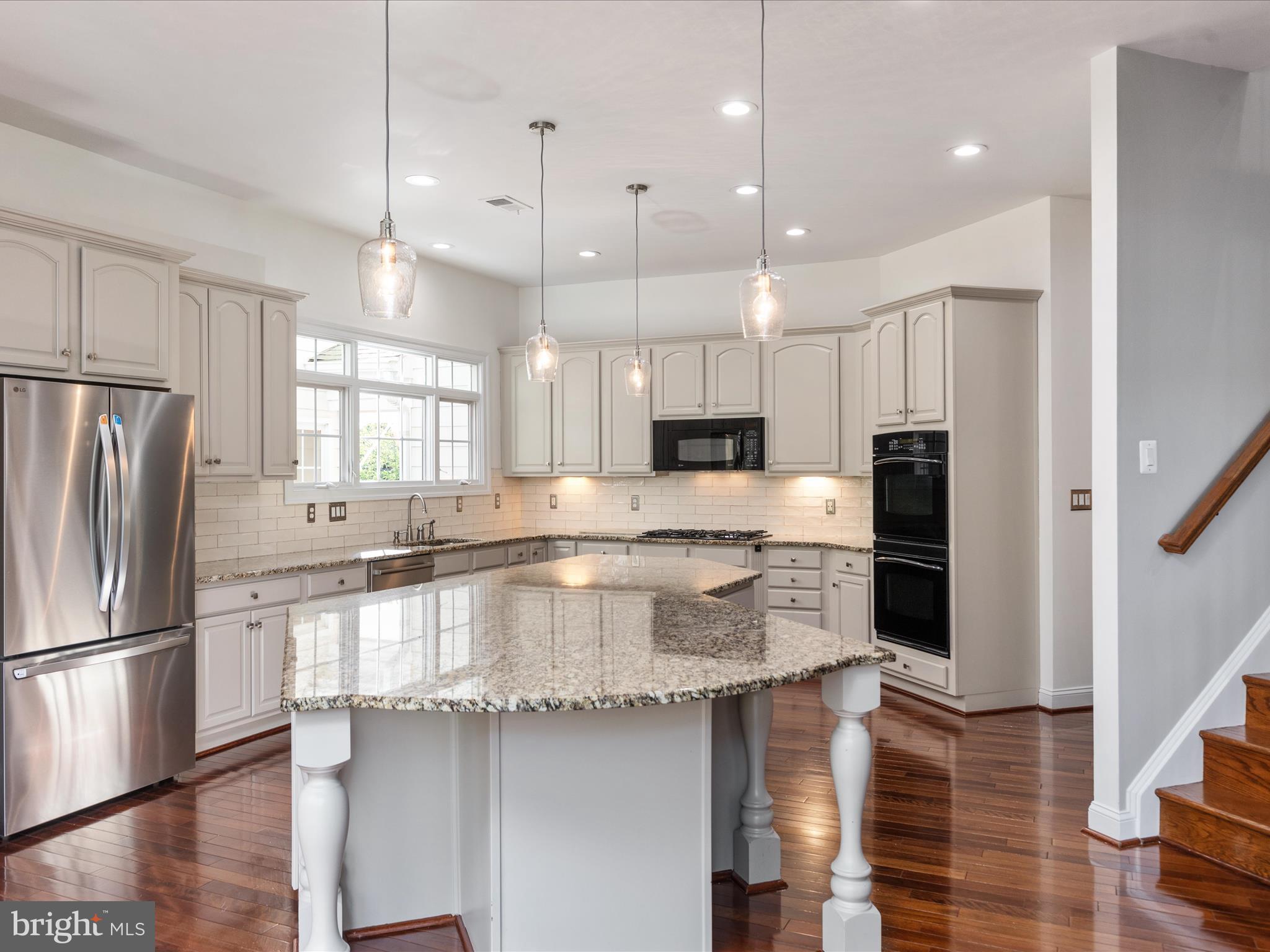 LANSDOWNE ON THE POTOMAC - Residential