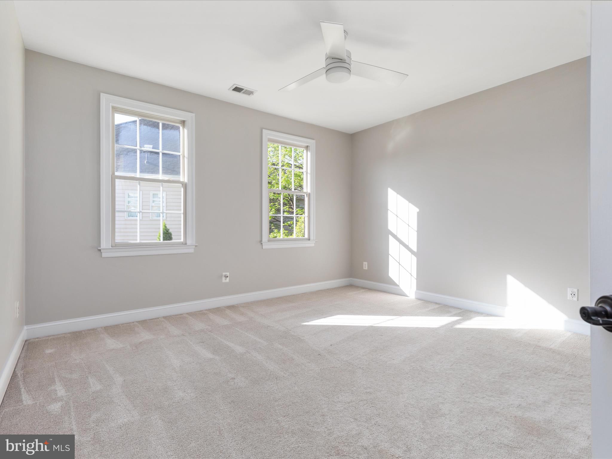 LANSDOWNE ON THE POTOMAC - Residential