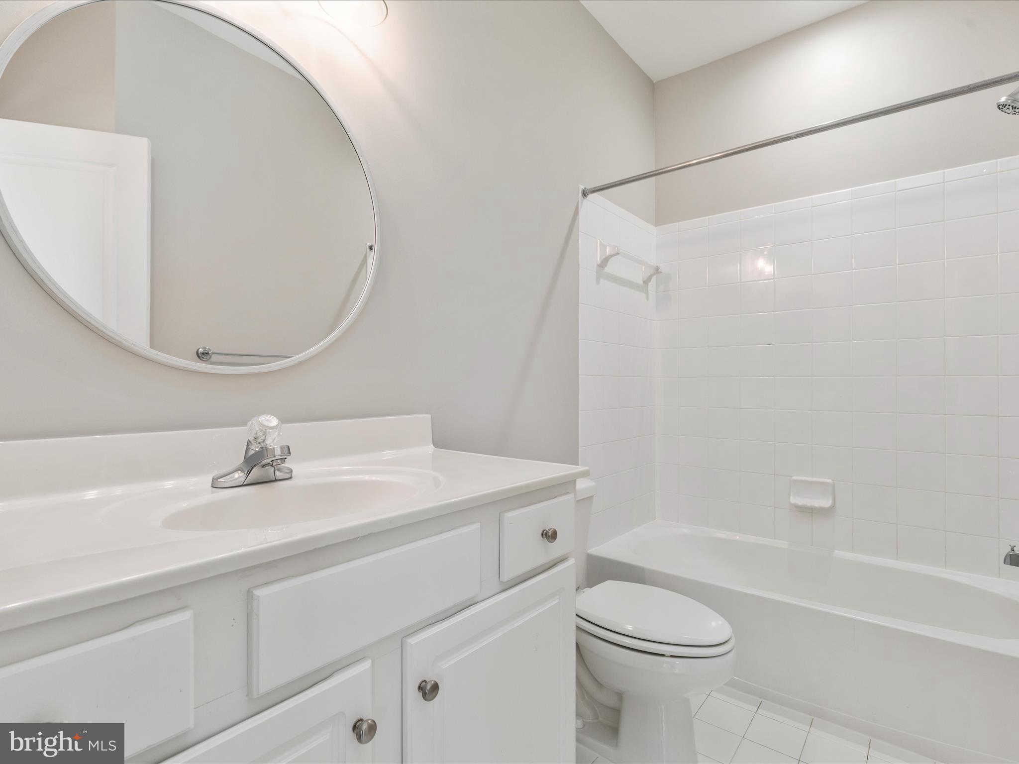 LANSDOWNE ON THE POTOMAC - Residential