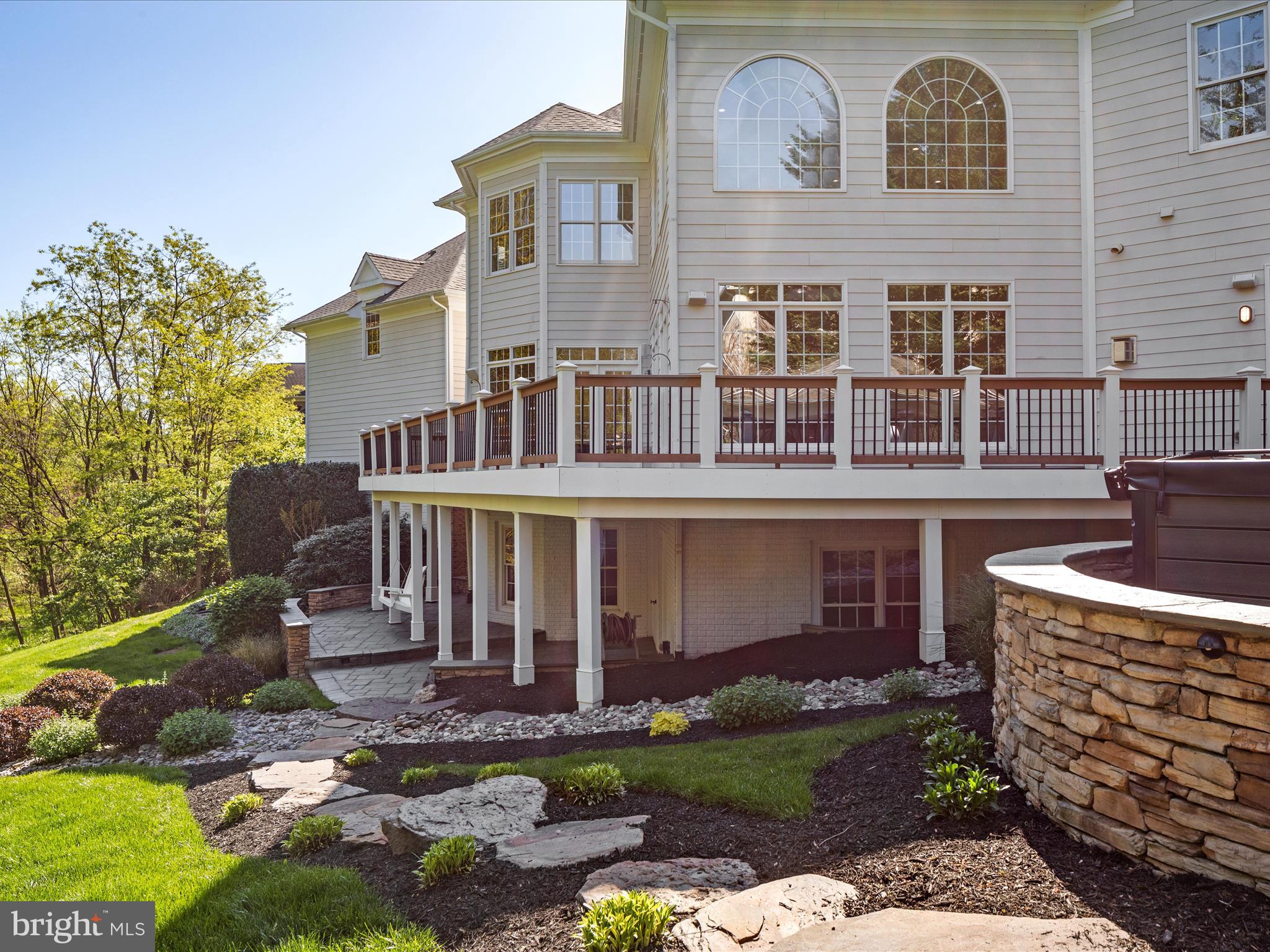 LANSDOWNE ON THE POTOMAC - Residential