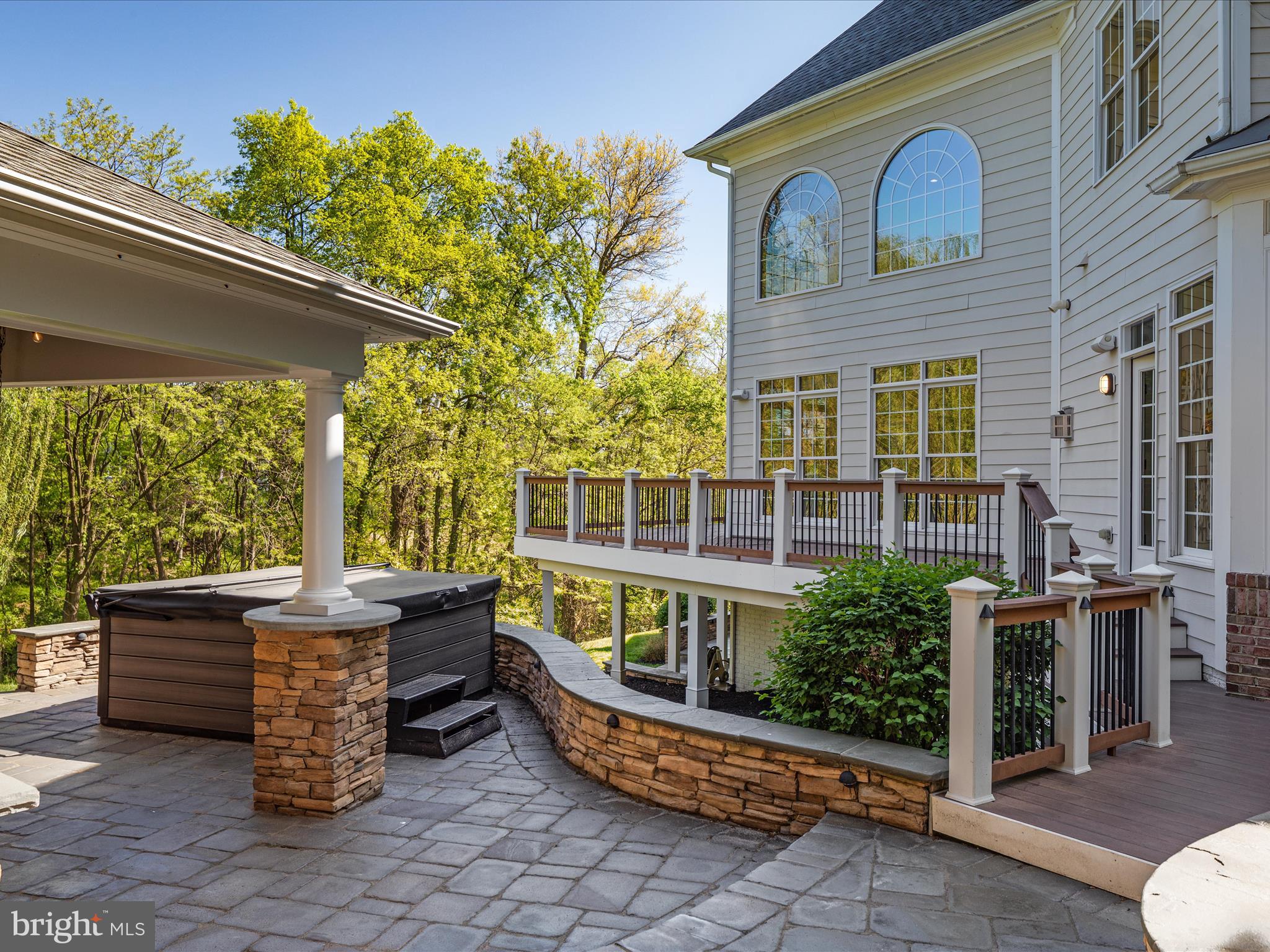 LANSDOWNE ON THE POTOMAC - Residential