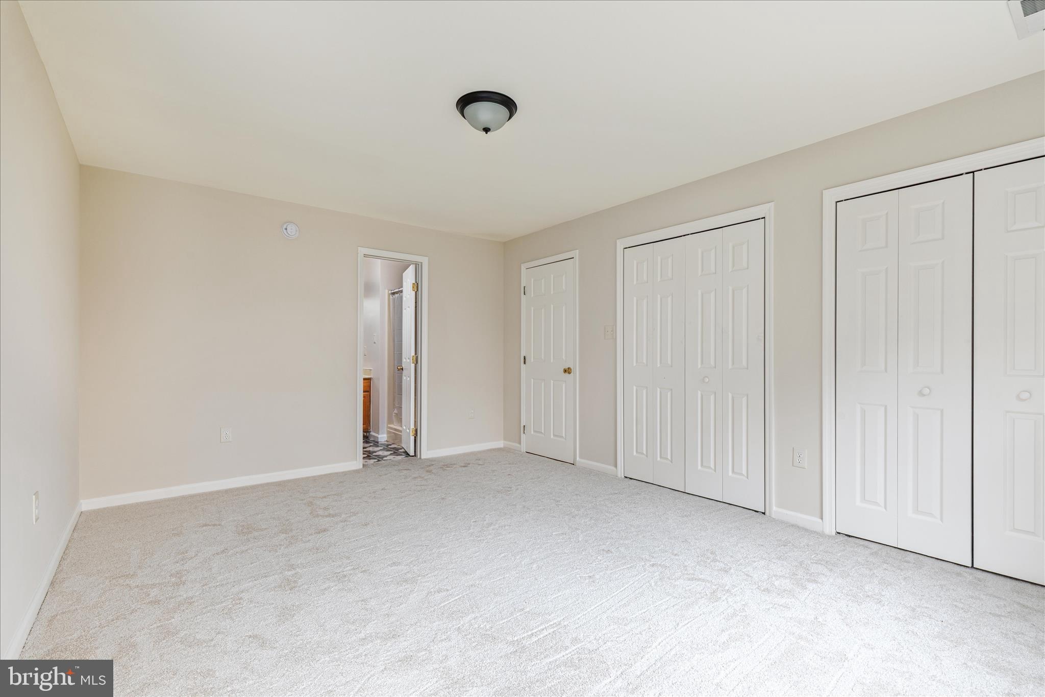 RUSSELL - Residential