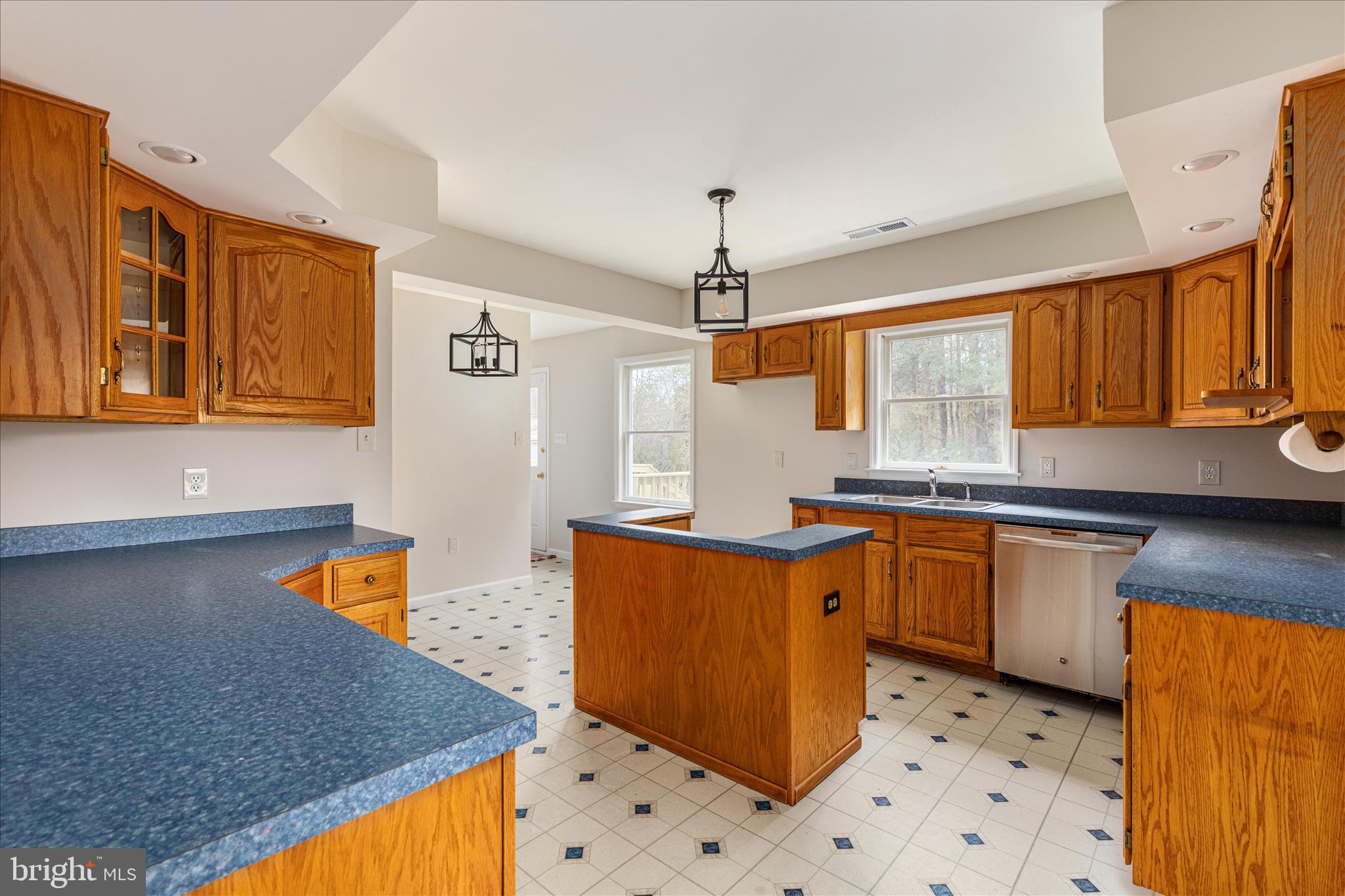 RUSSELL - Residential