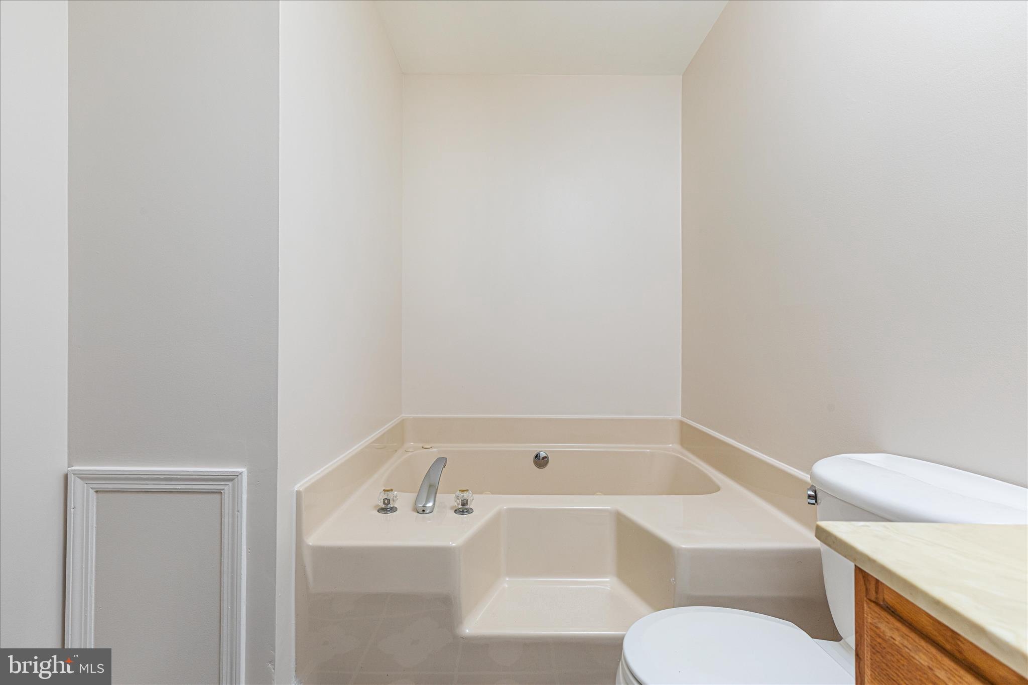 RUSSELL - Residential