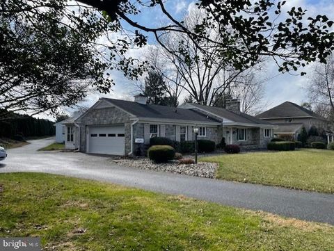 Photo of 105 Lancaster Avenue, STRASBURG, PA 17579 (MLS # PALA2077584)