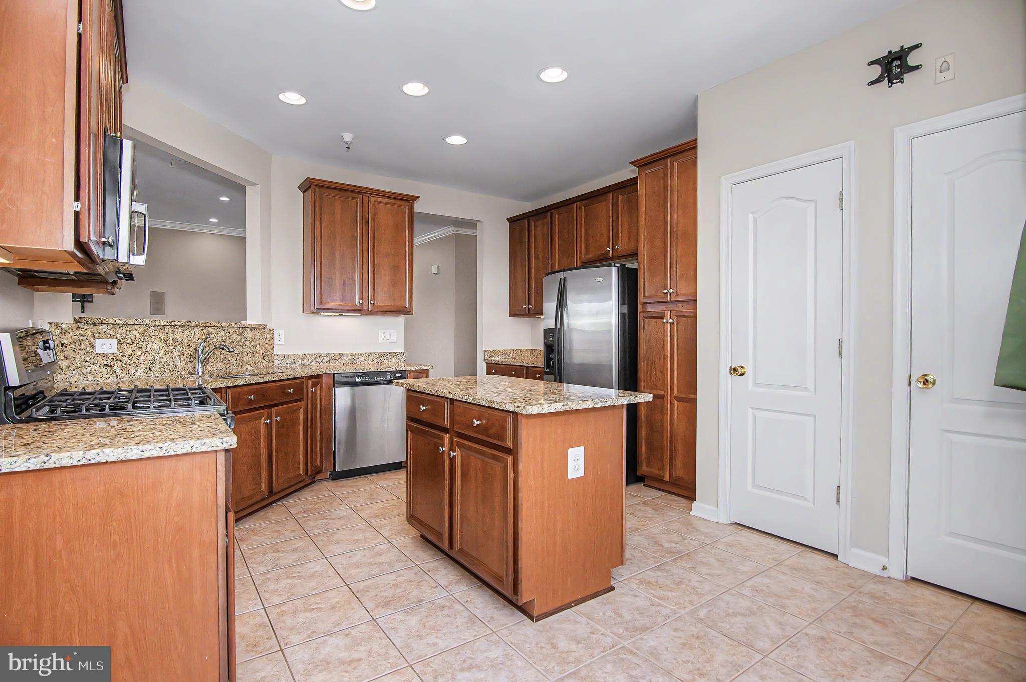 THE RESERVE CONDOMINIUMS - Residential
