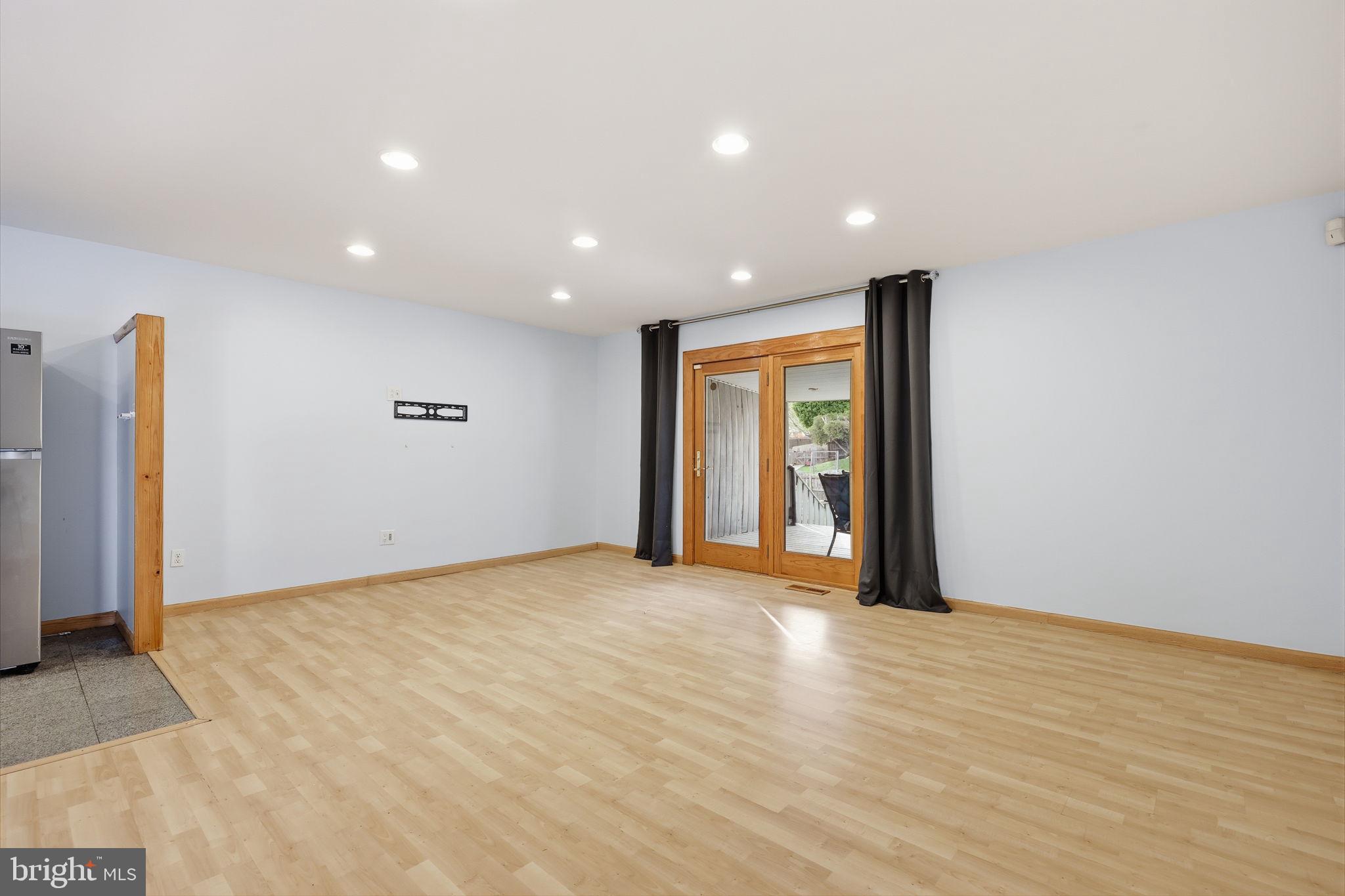 15018 THERESA DRIVE