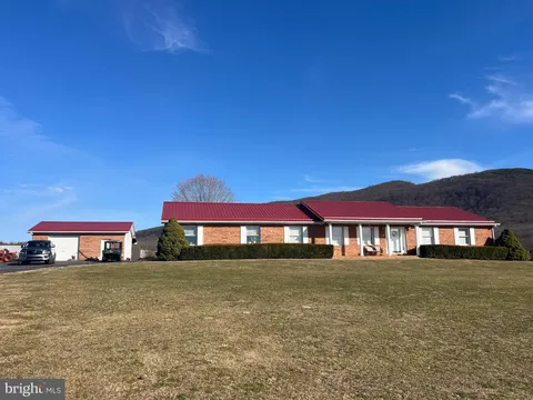 160 Hilltop Lane, Moorefield, WV MLS: WVHD2002620