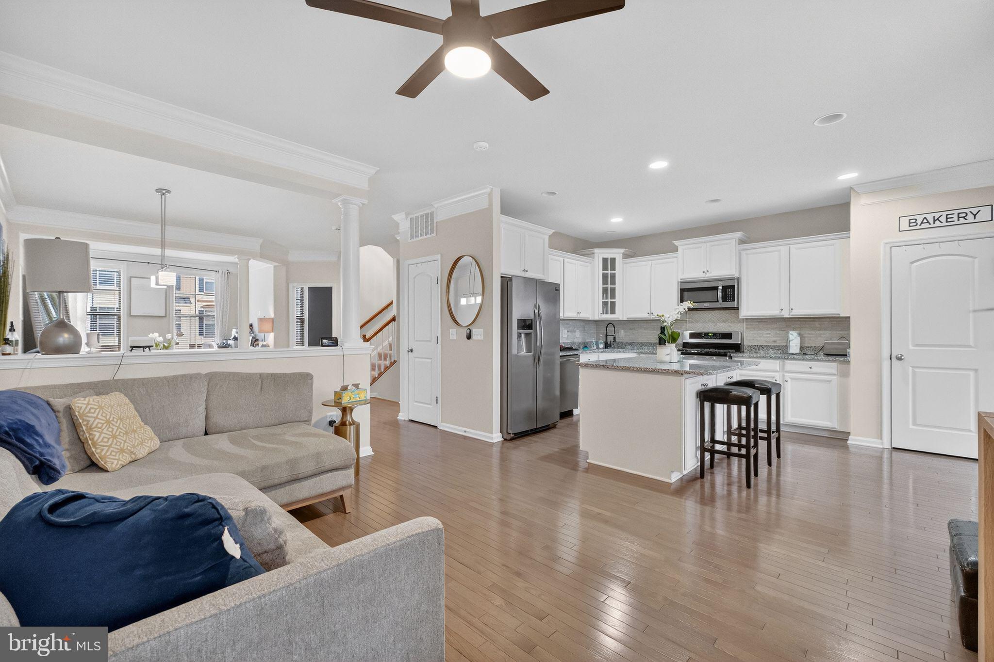 LYNDAM HILL - Residential