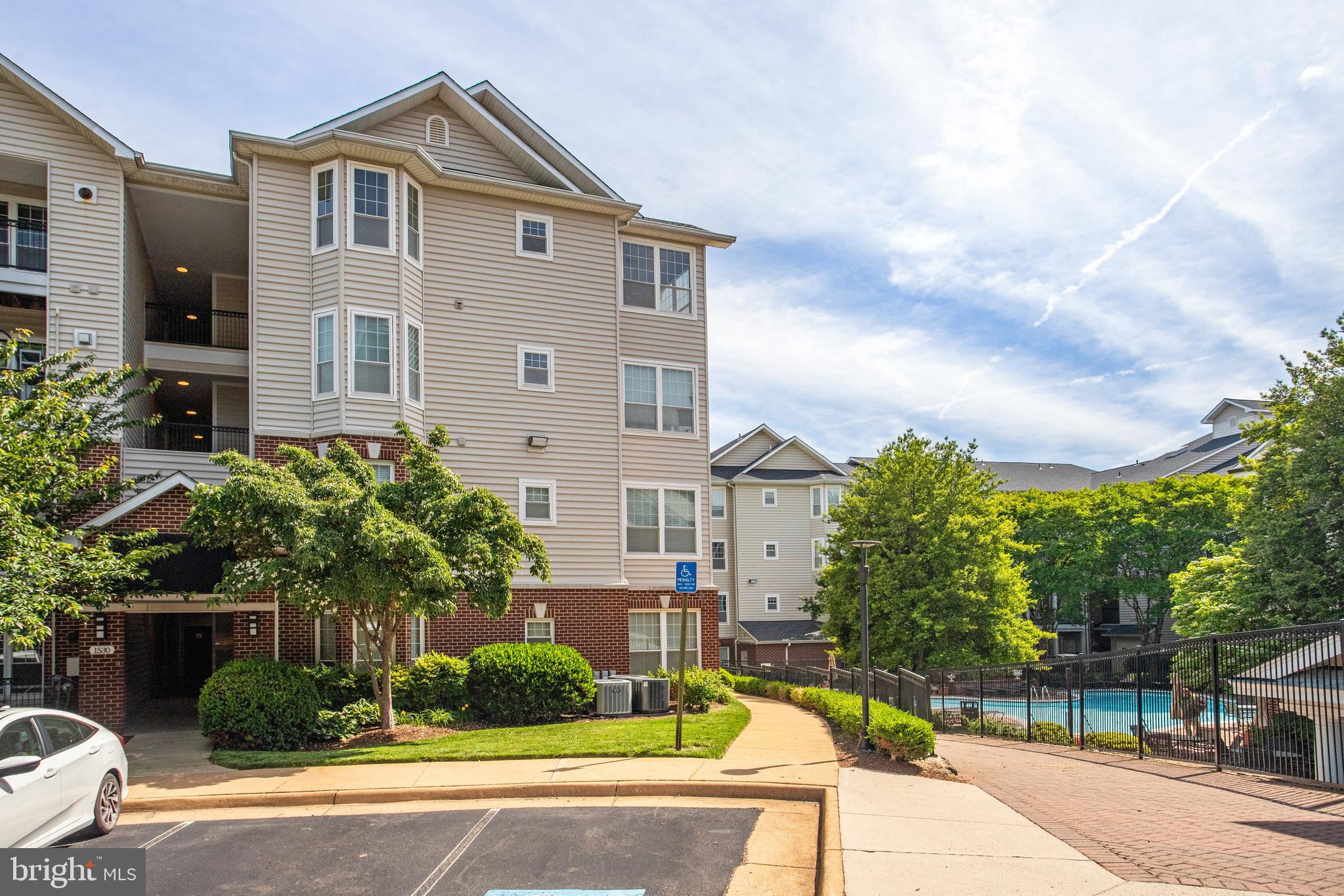 GATES OF MCLEAN - Residential