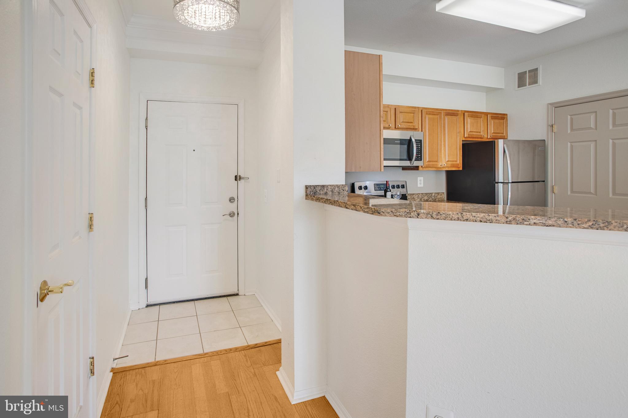 1530 SPRING GATE DRIVE 9308