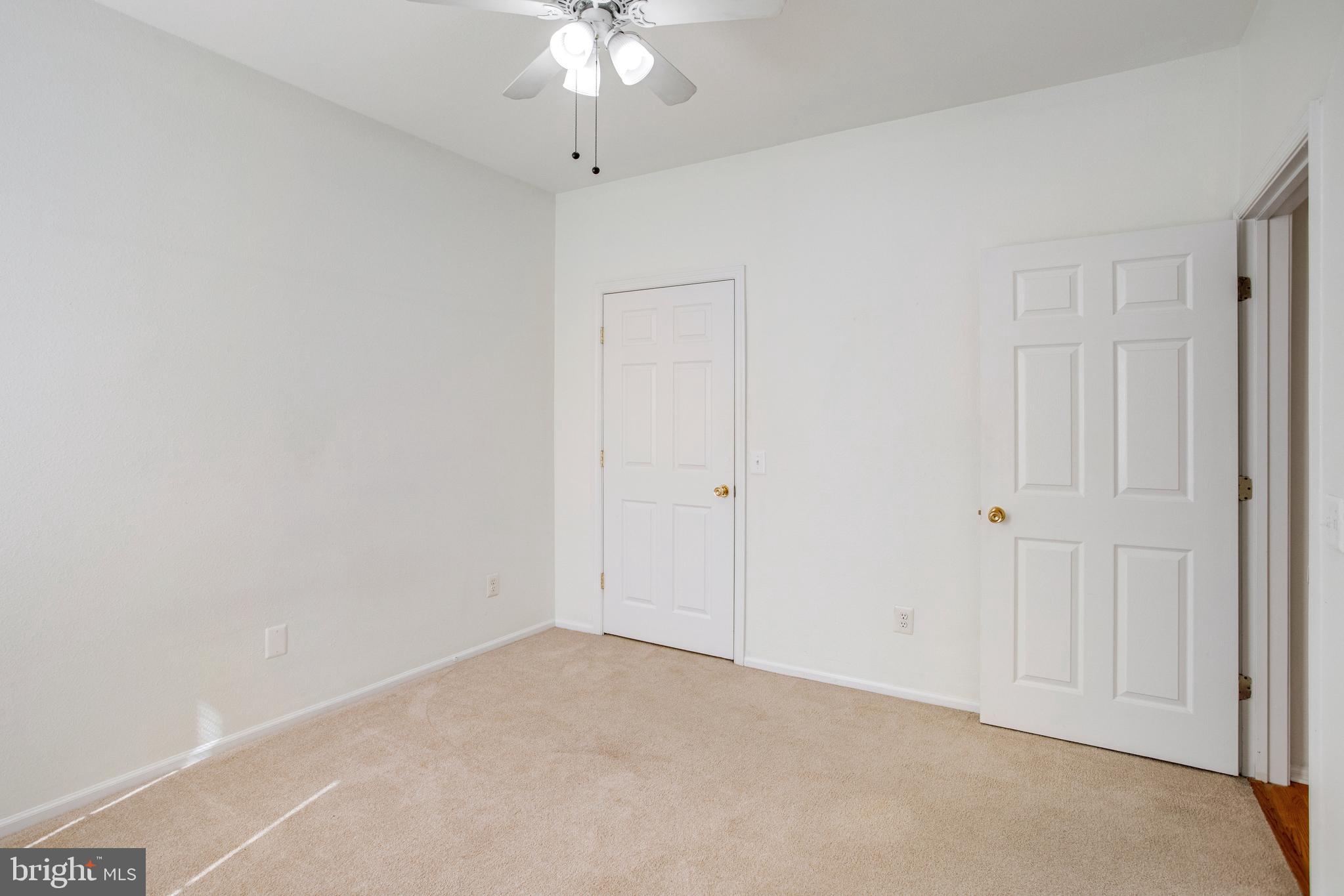 GATES OF MCLEAN - Residential