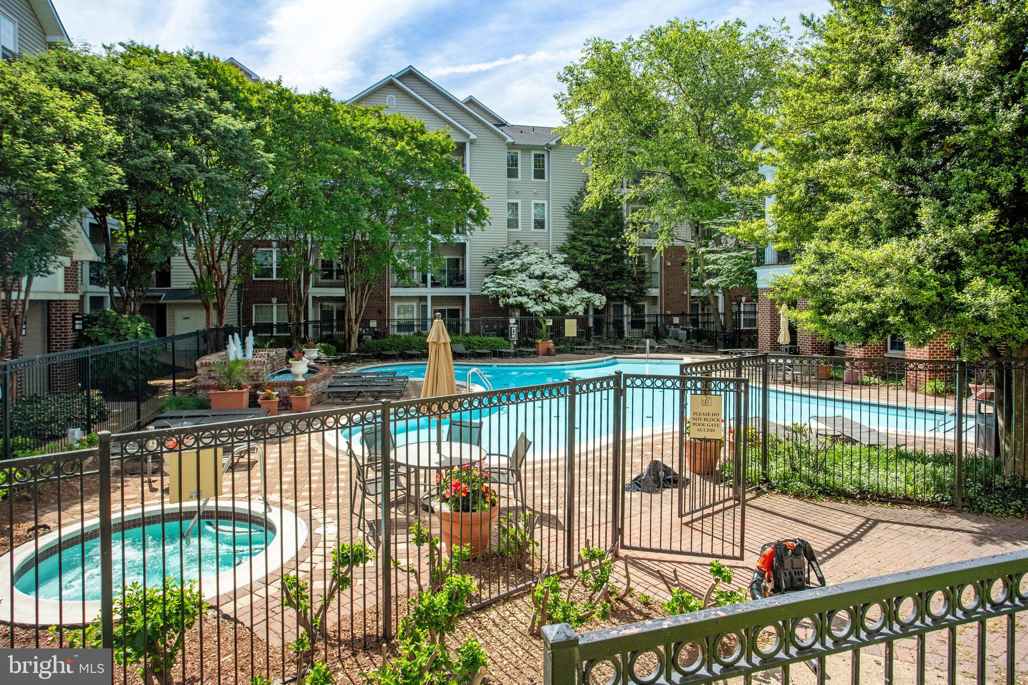 GATES OF MCLEAN - Residential