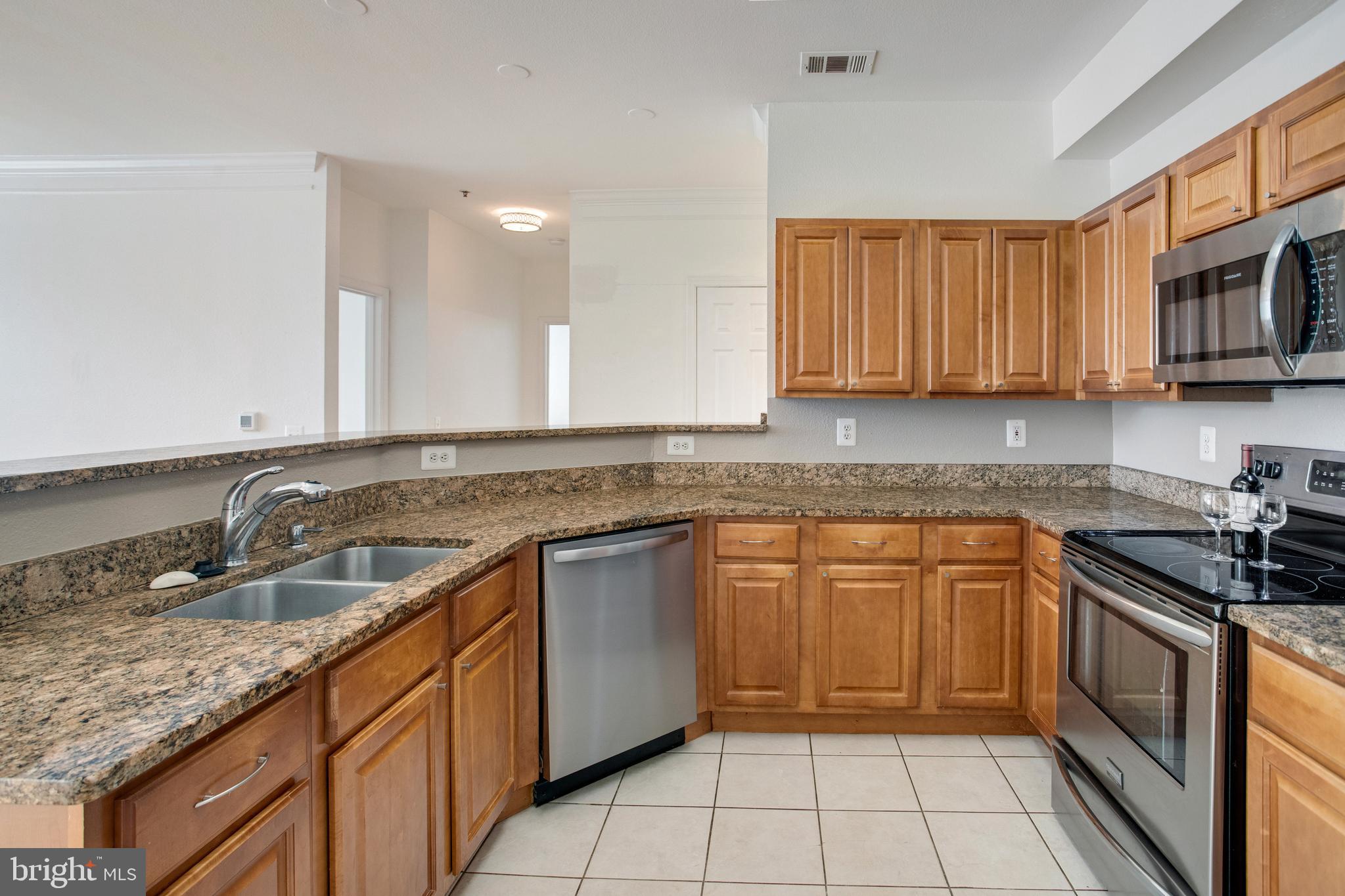 GATES OF MCLEAN - Residential