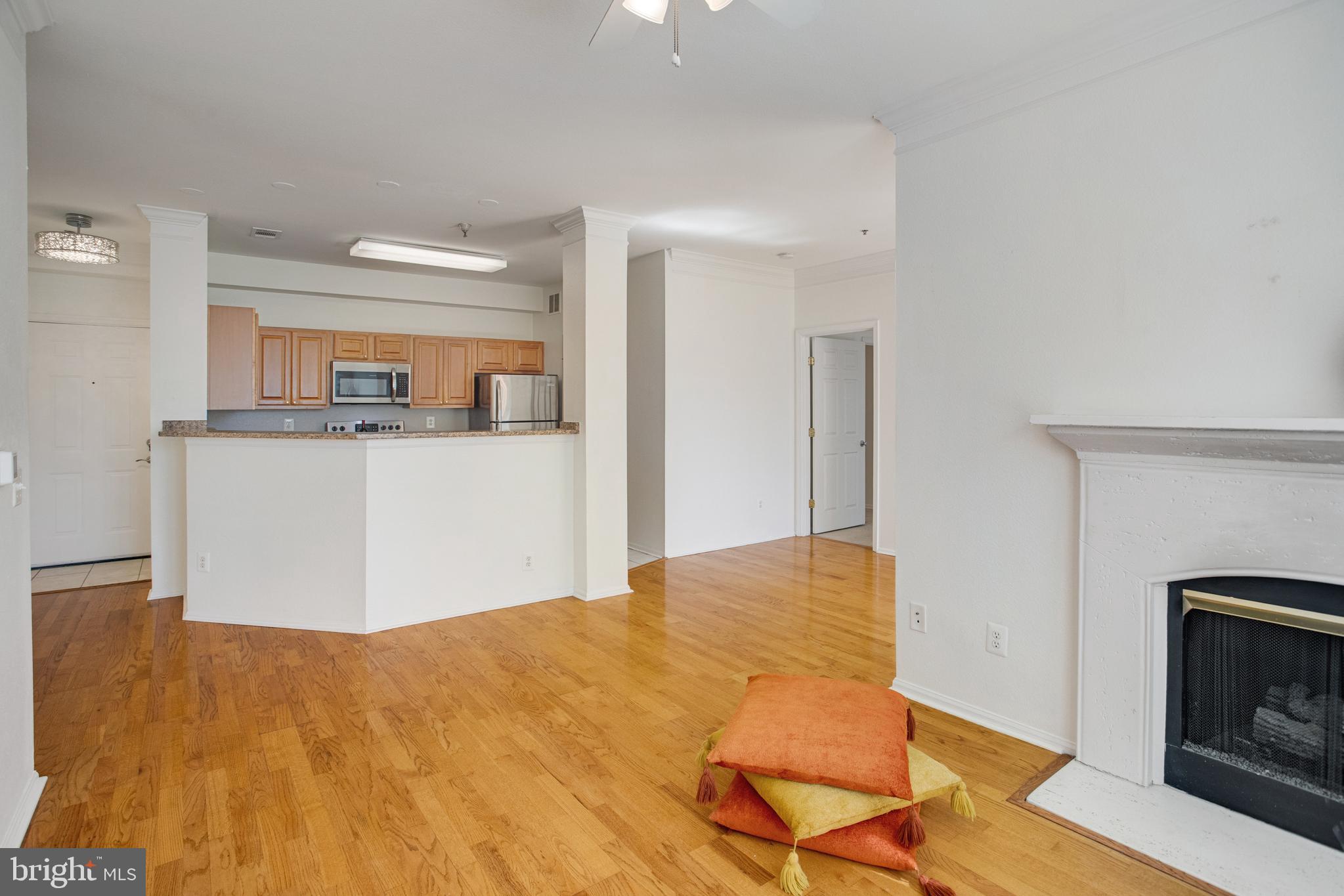 GATES OF MCLEAN - Residential