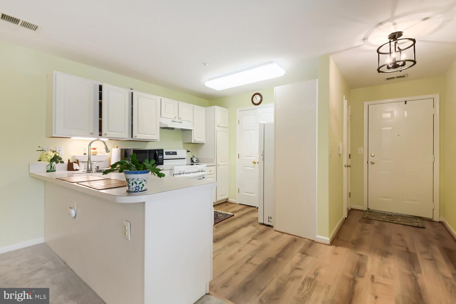 WINIFRED MANOR - Residential