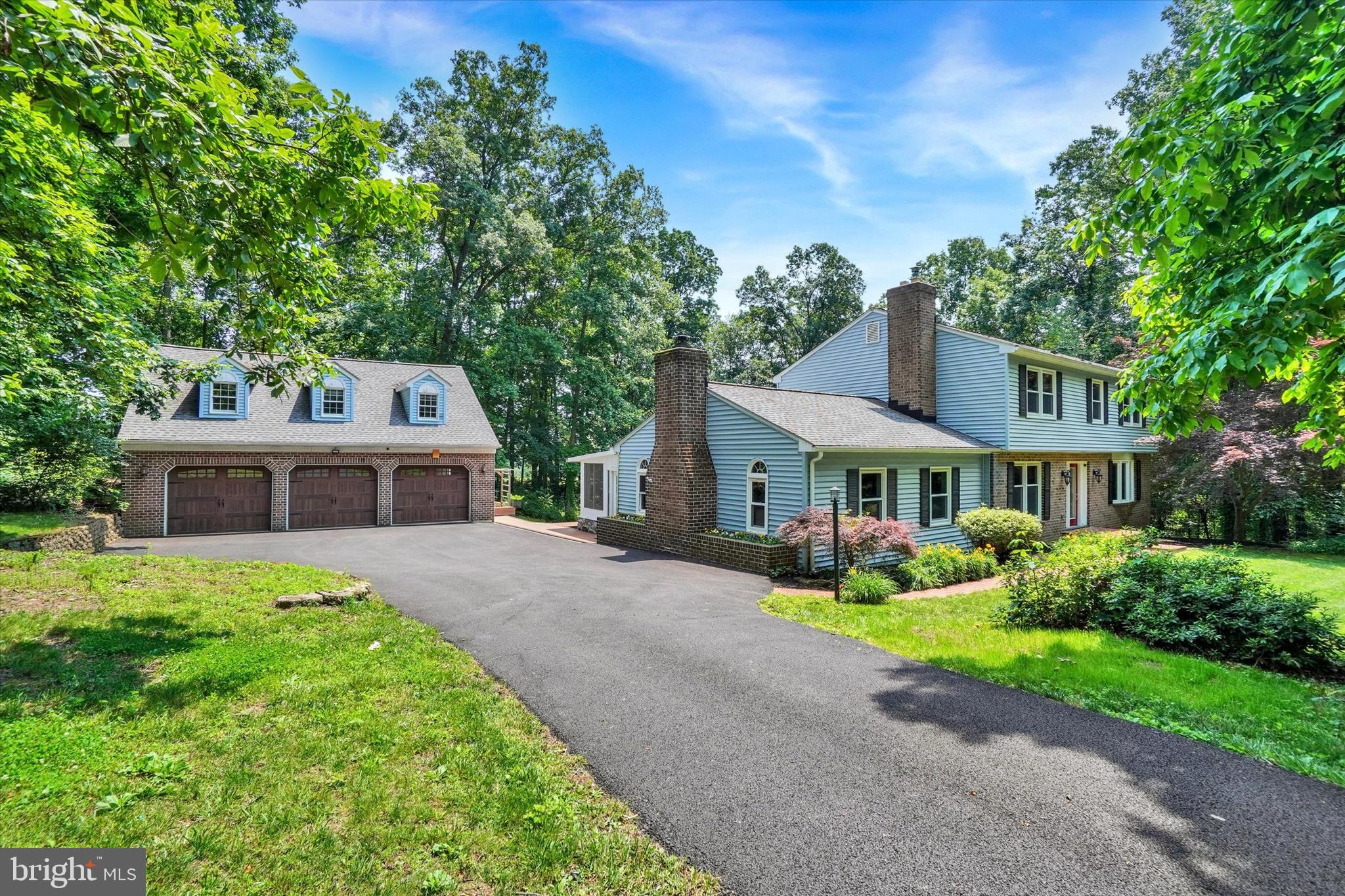 8975 DEER LANE