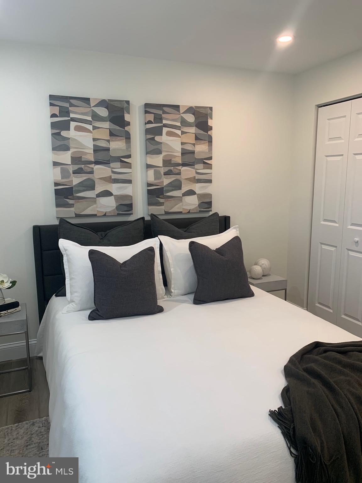 VIENNA VILLAGER CONDO - Residential