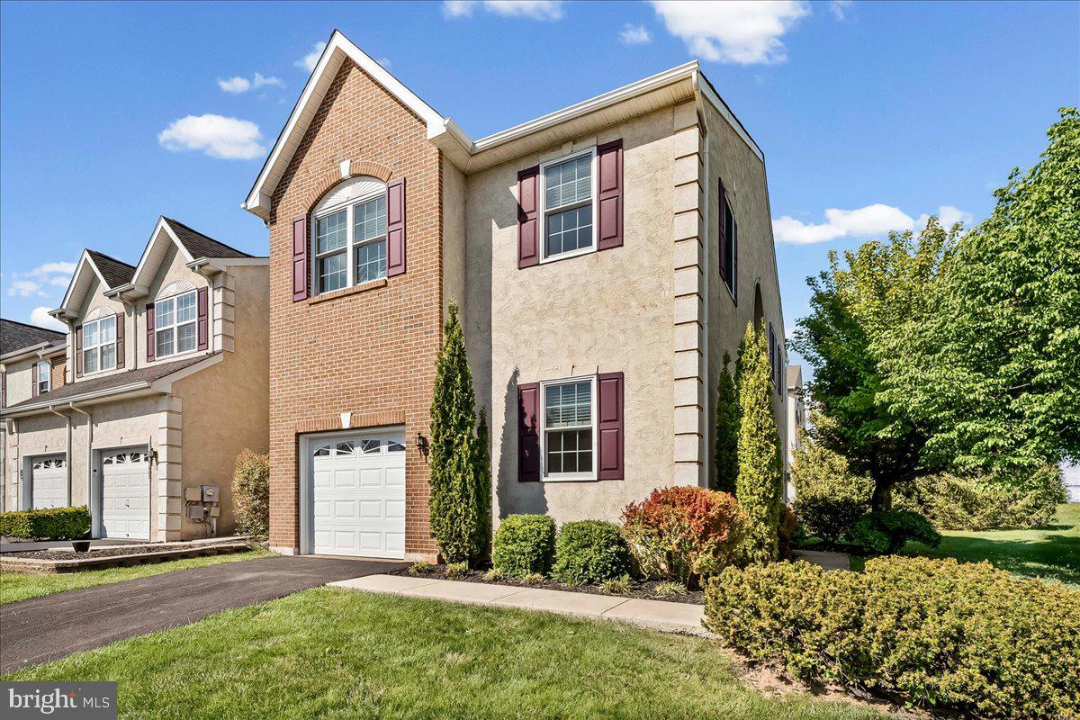 MONROE COURT - Residential