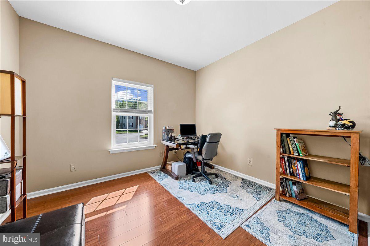 MONROE COURT - Residential