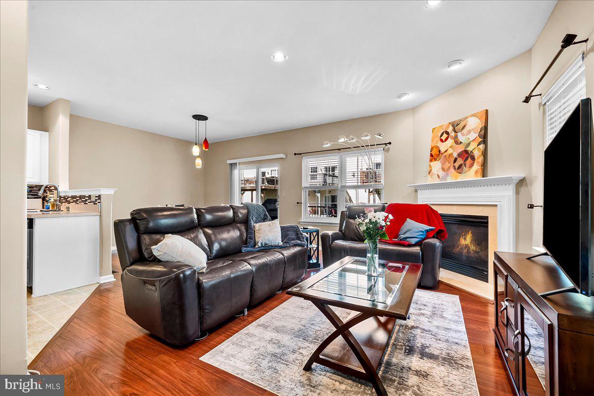 MONROE COURT - Residential
