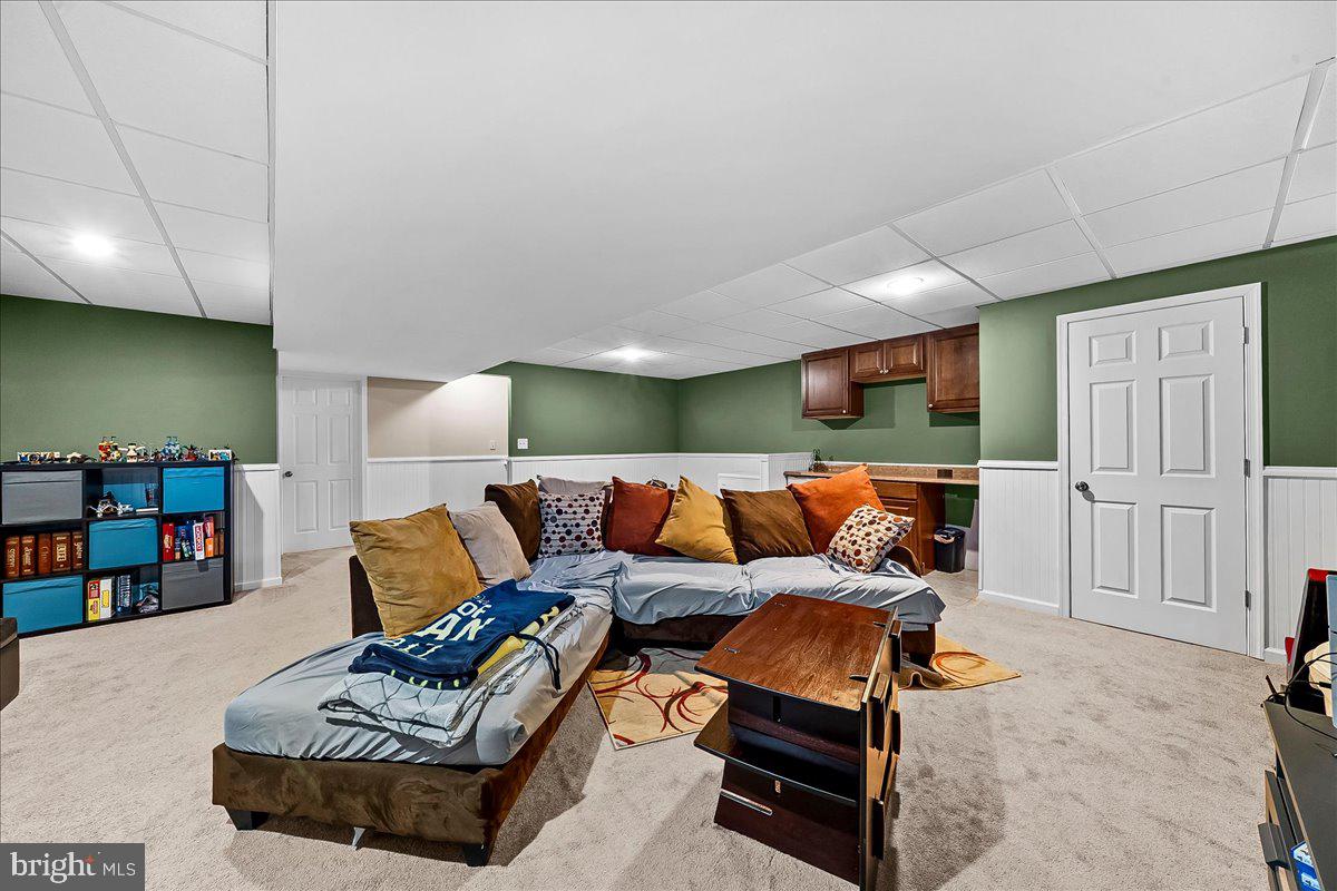 MONROE COURT - Residential