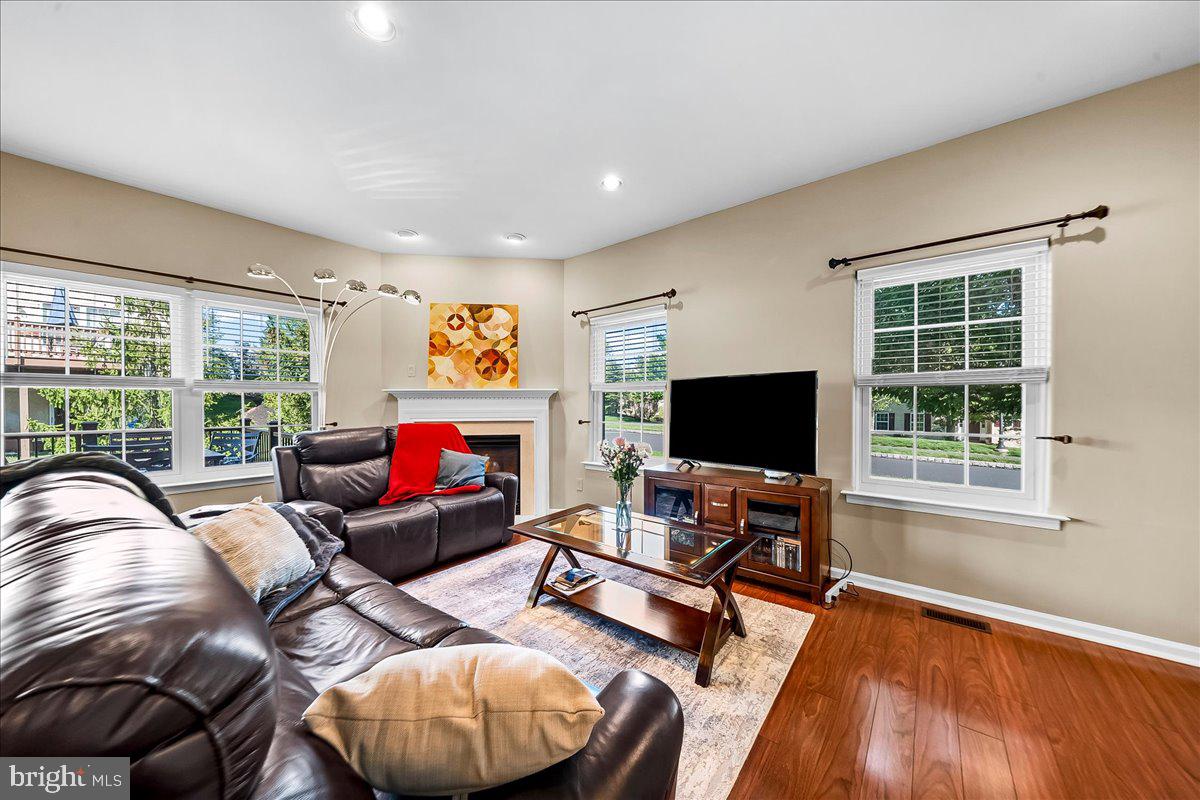 MONROE COURT - Residential