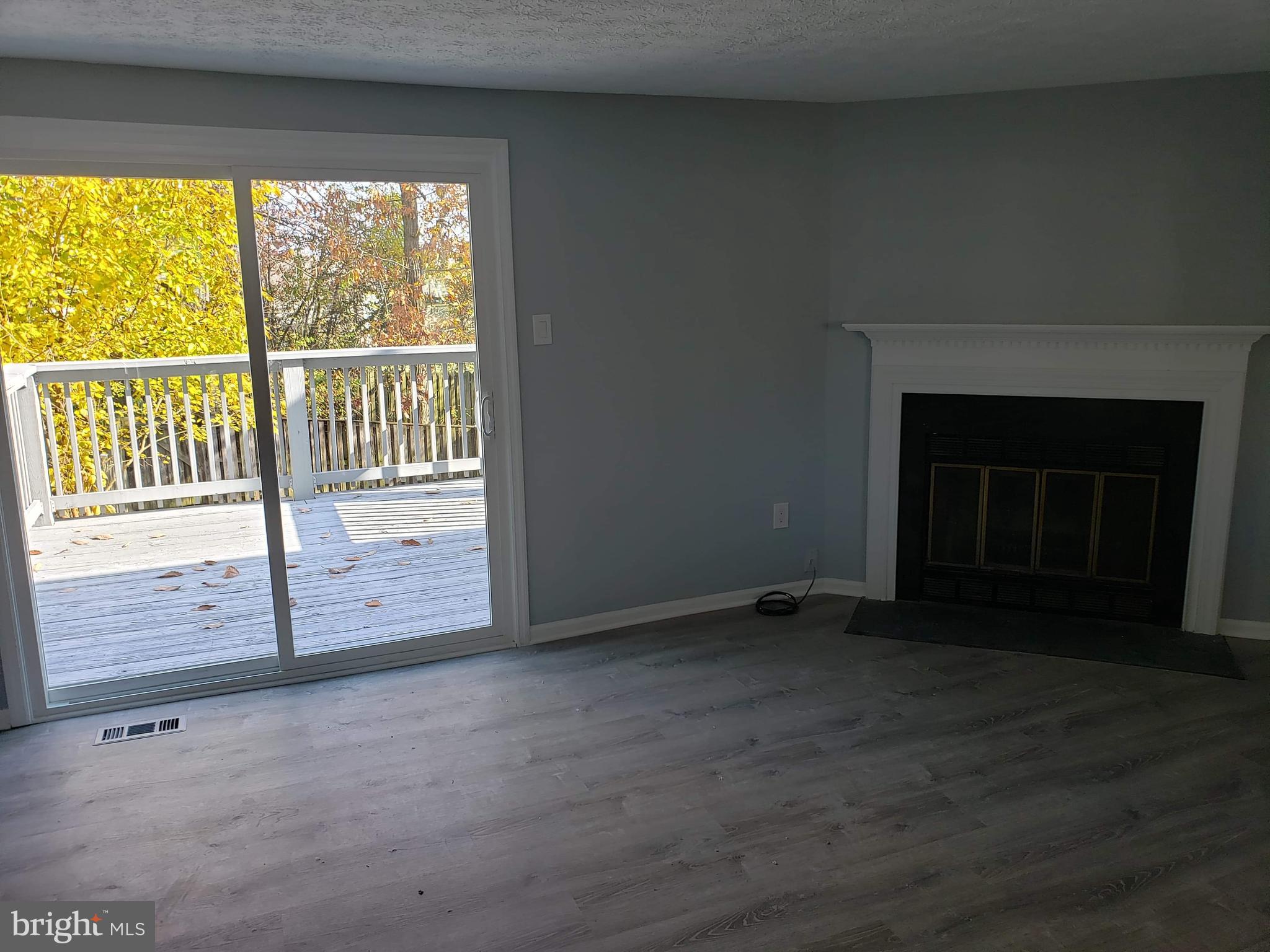 WOODBRIDGE CENTER - Residential