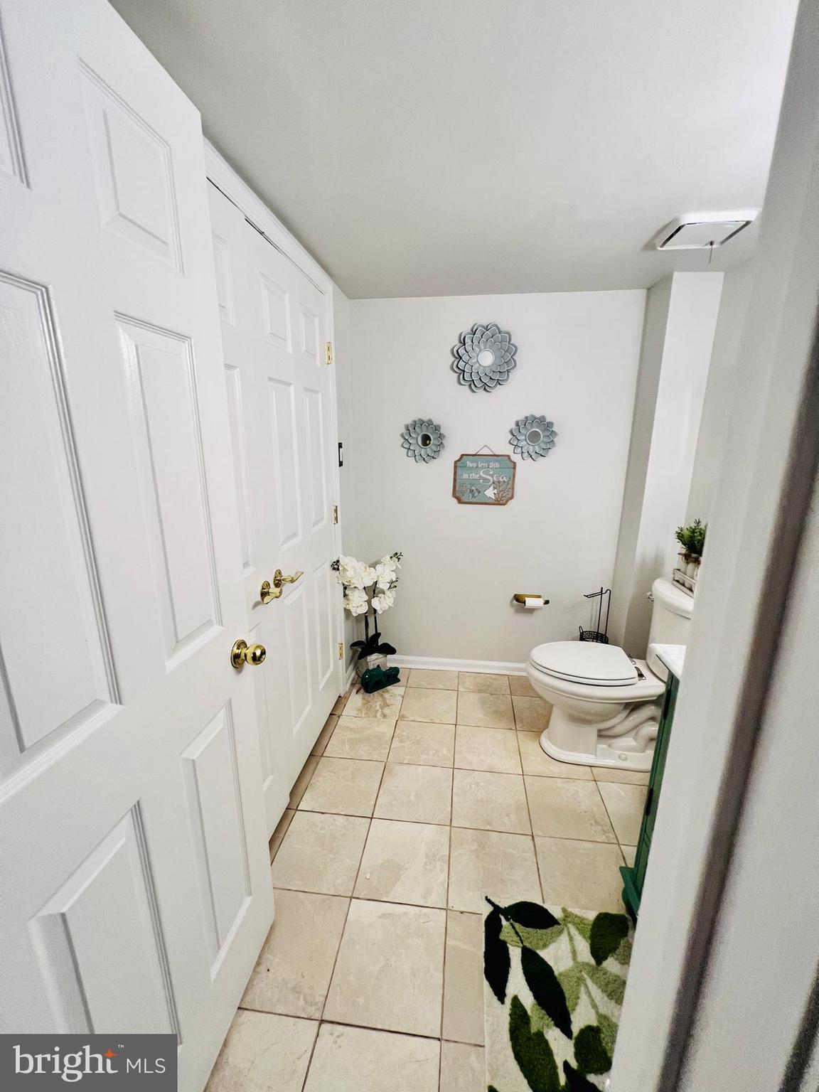 NEWTOWN GATE - Residential Lease