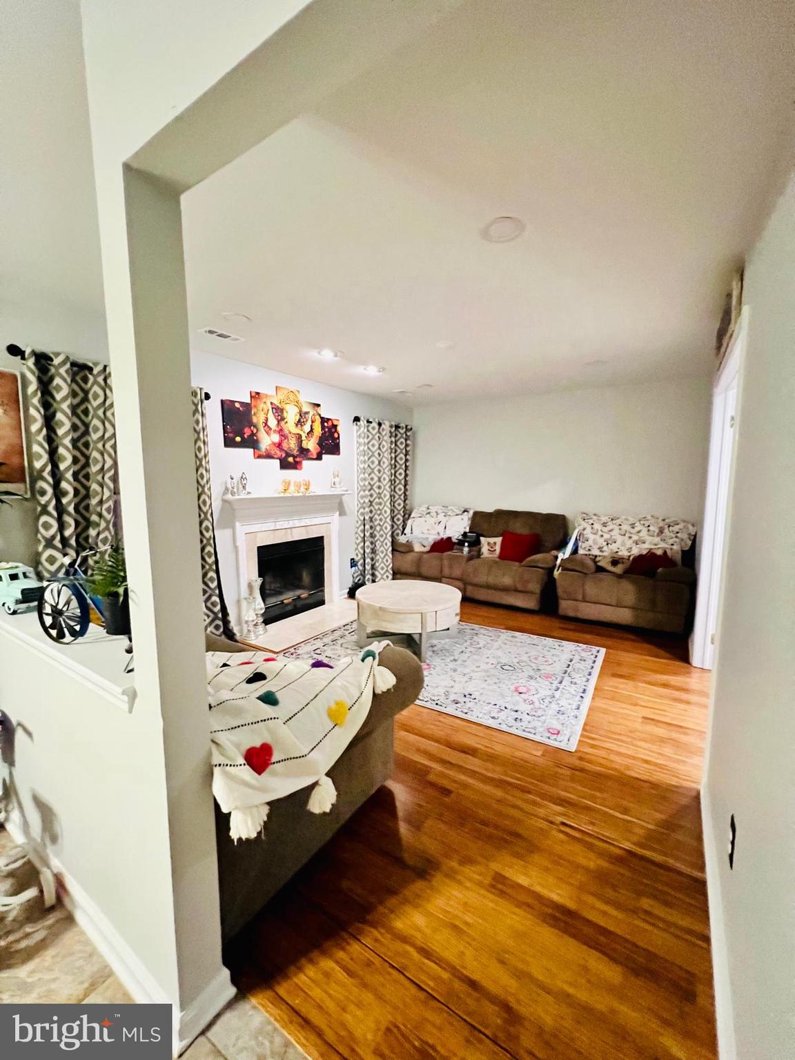 NEWTOWN GATE - Residential Lease