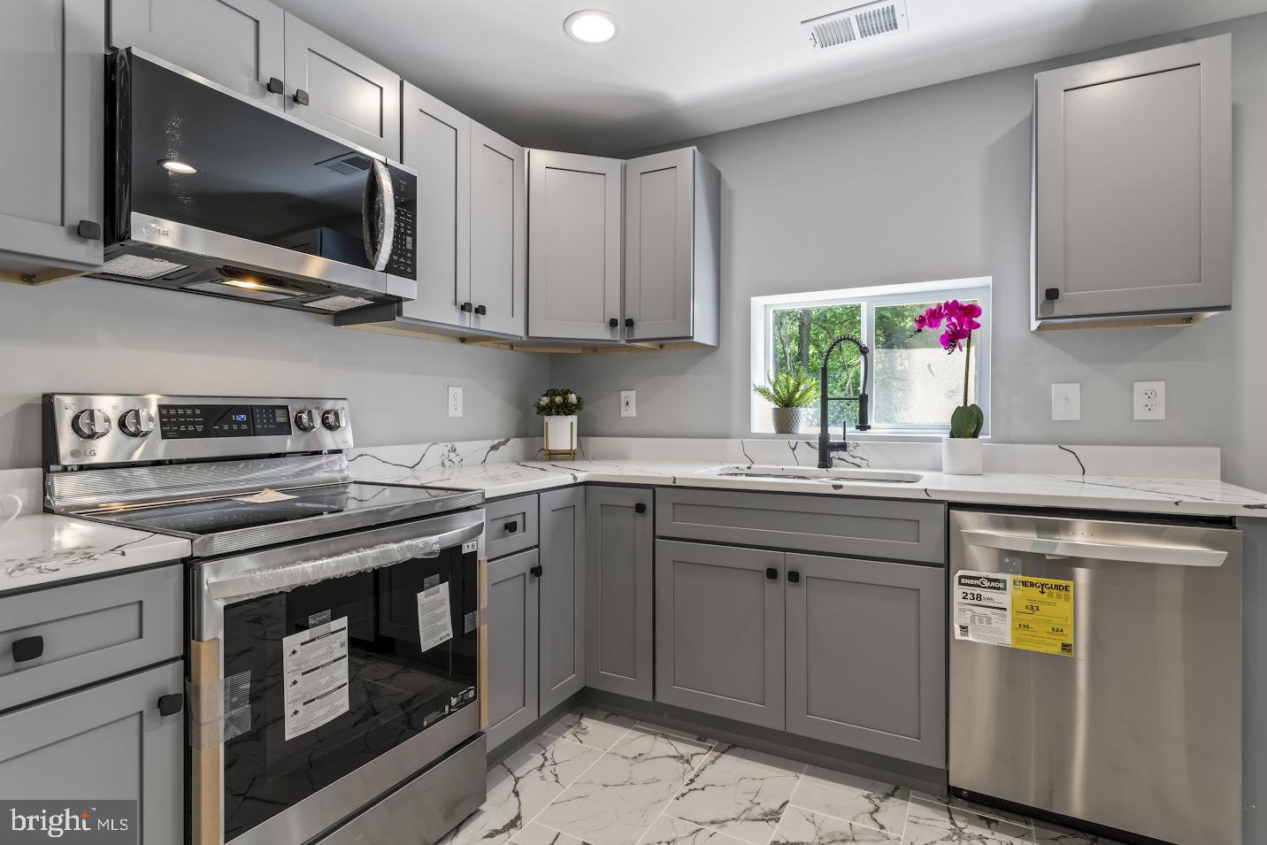 HYNESBORO PARK - Residential