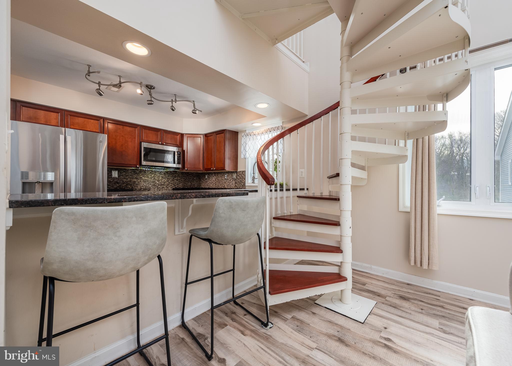 LAKE HERON CONDO - Residential