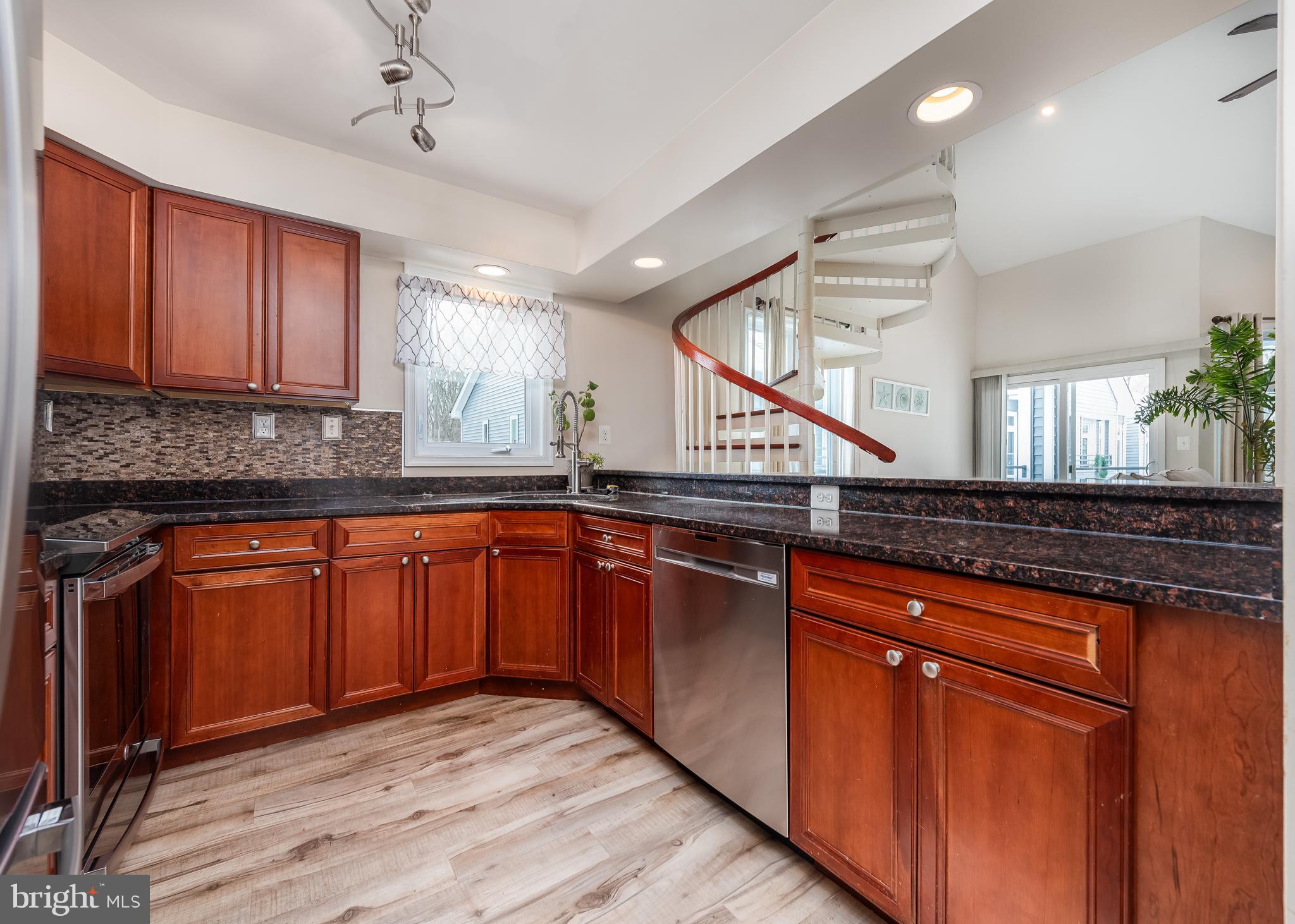 LAKE HERON CONDO - Residential