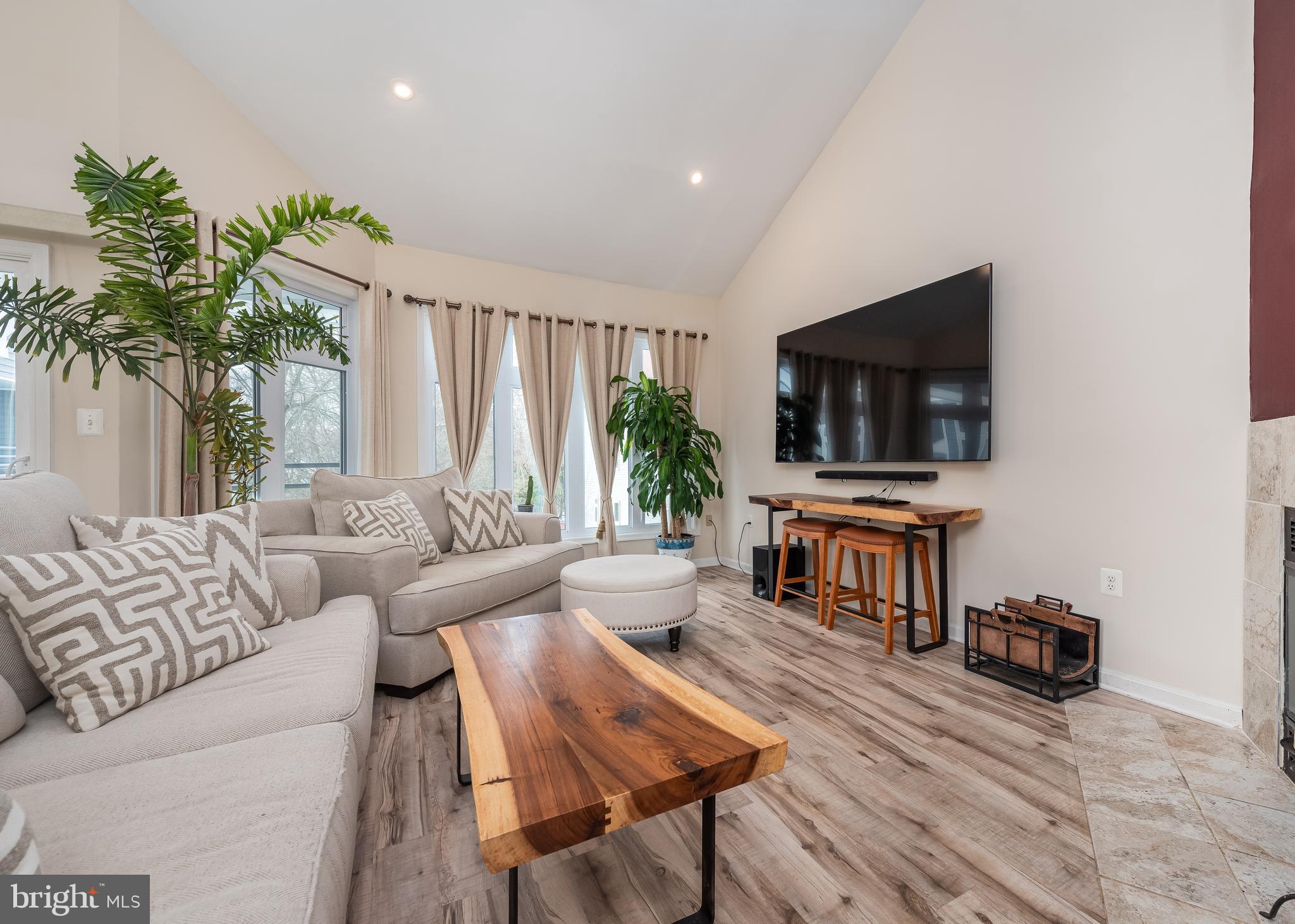 LAKE HERON CONDO - Residential