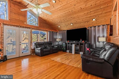 840 COLUMBUS AVENUE STROUDSBURG PA 18360
