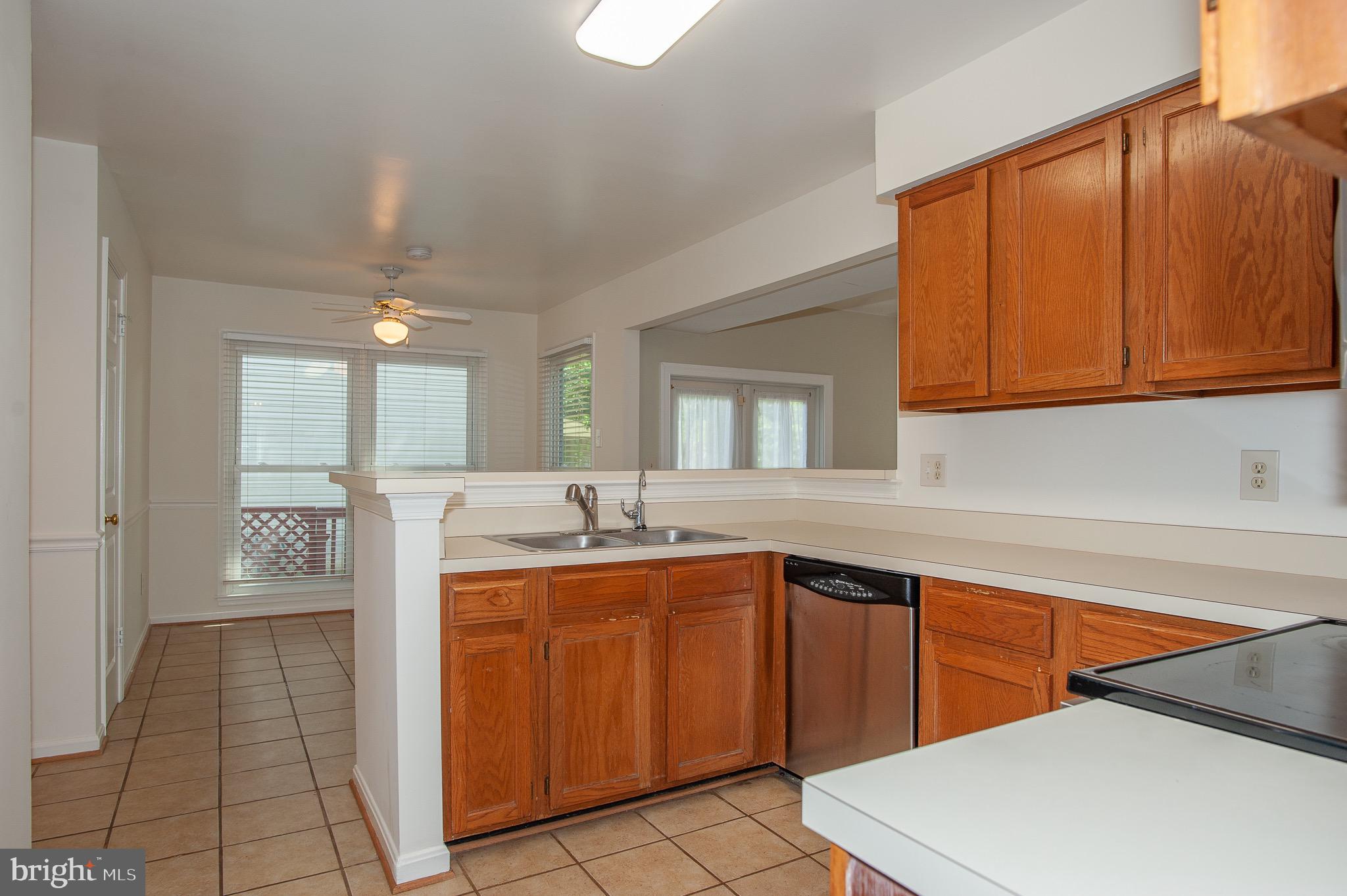 LANDSDOWNE - Residential Lease