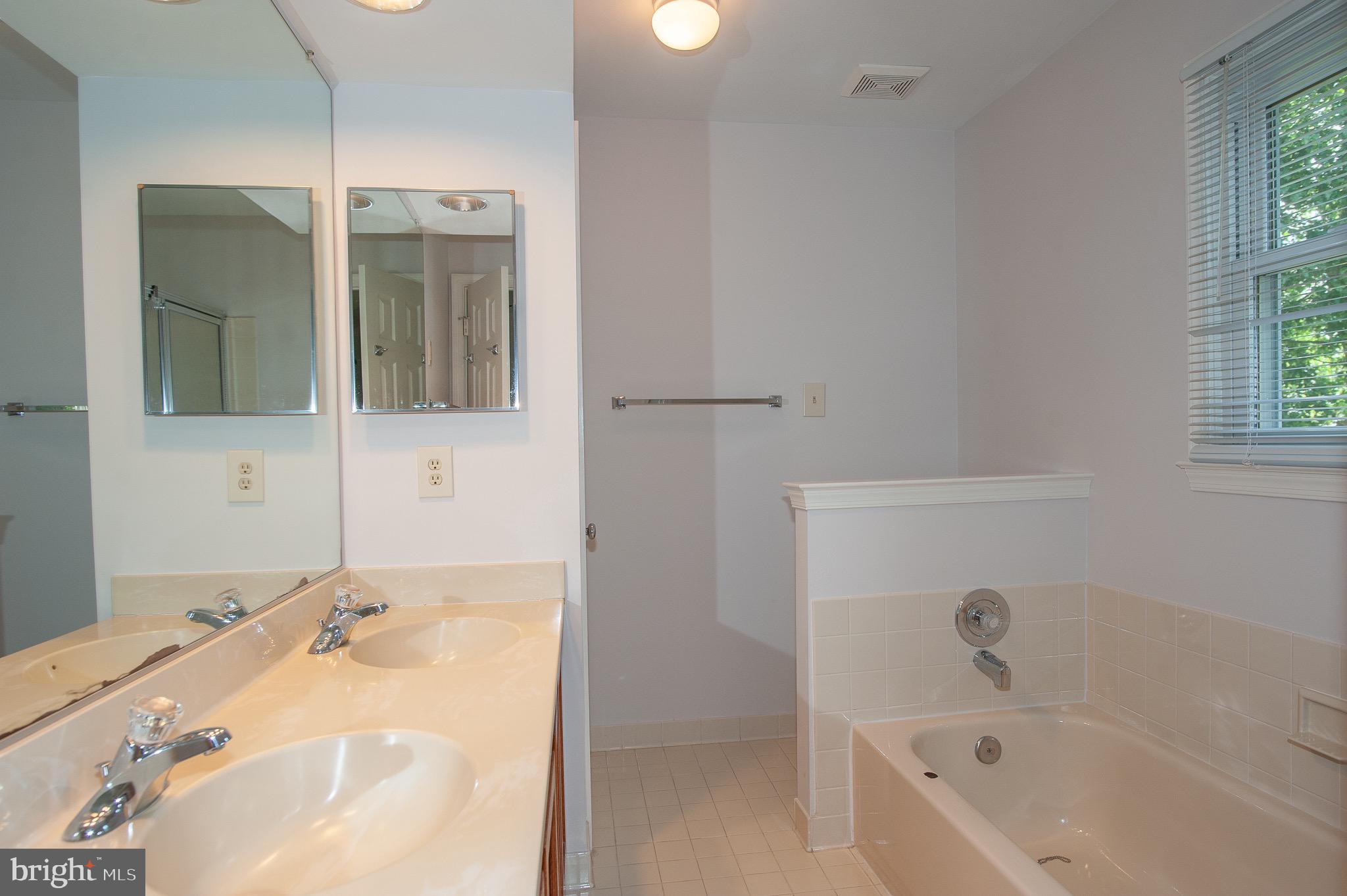 LANDSDOWNE - Residential Lease