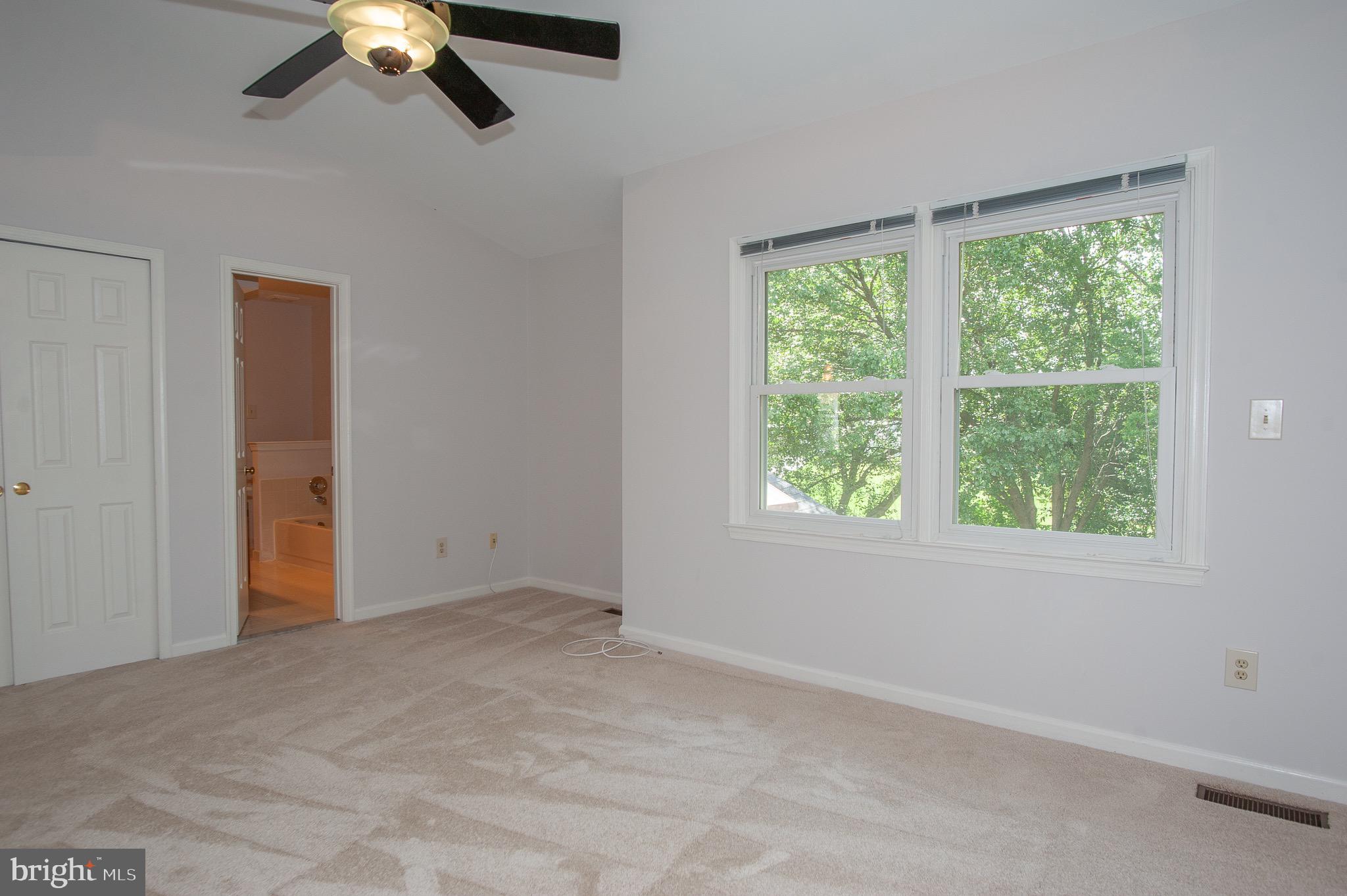 LANDSDOWNE - Residential Lease