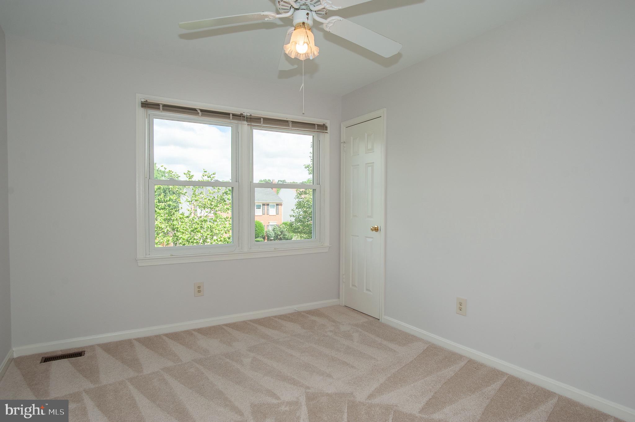 LANDSDOWNE - Residential Lease