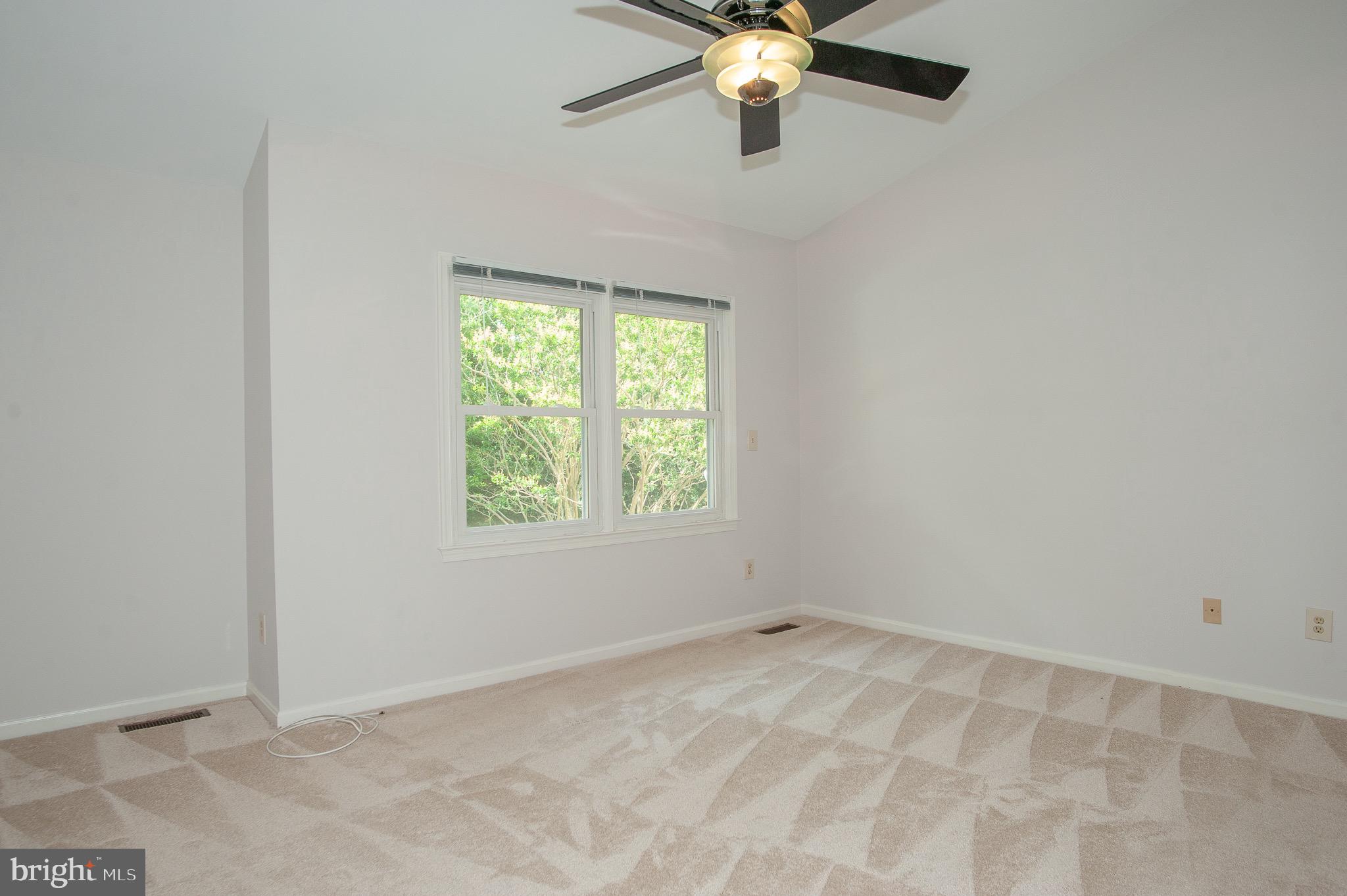 LANDSDOWNE - Residential Lease