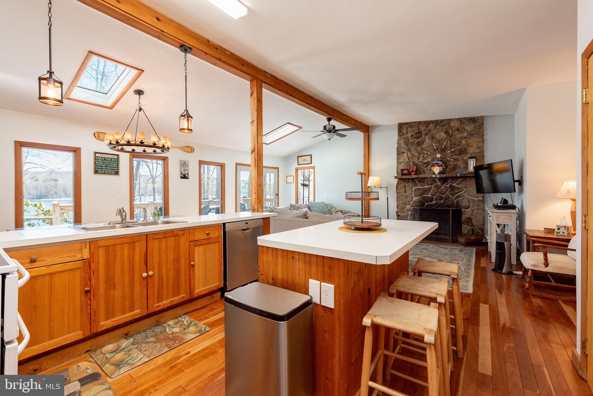 LAKE FOREST - Residential