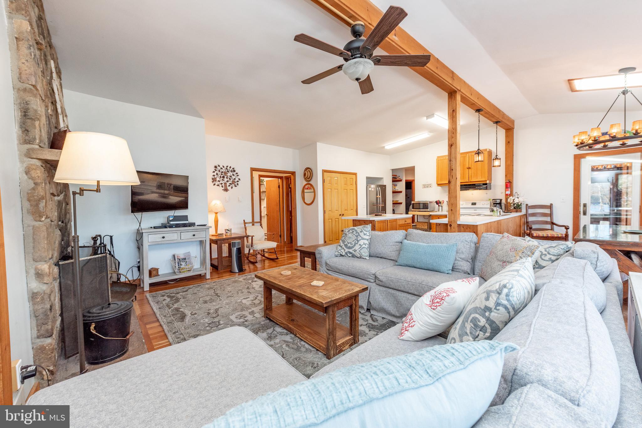 LAKE FOREST - Residential