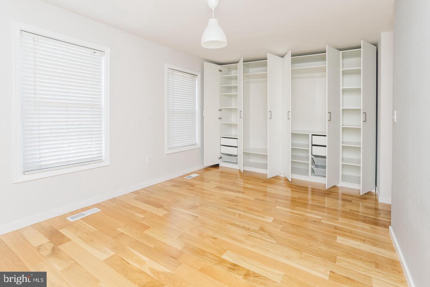 WESTHAMPTON MEWS - Residential