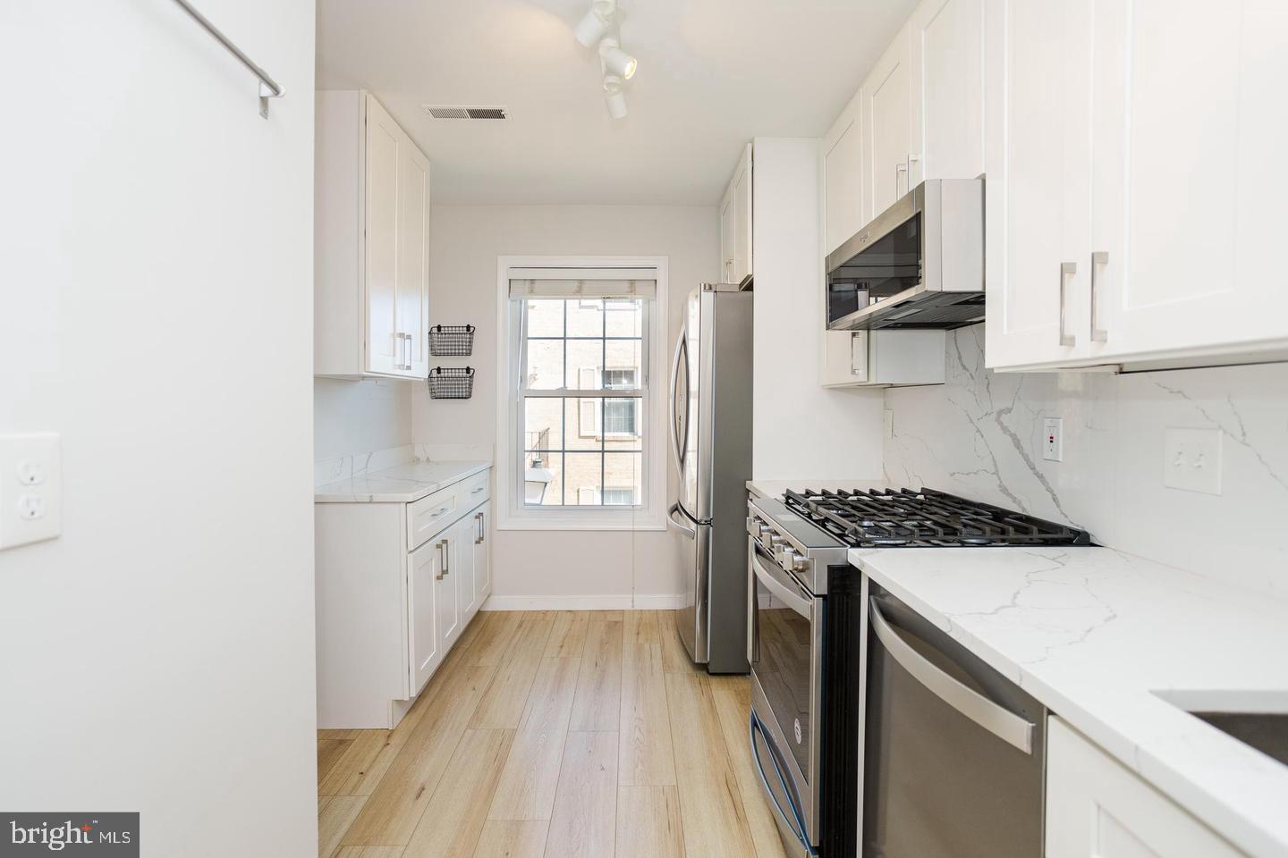 933 S ROLFE STREET 2