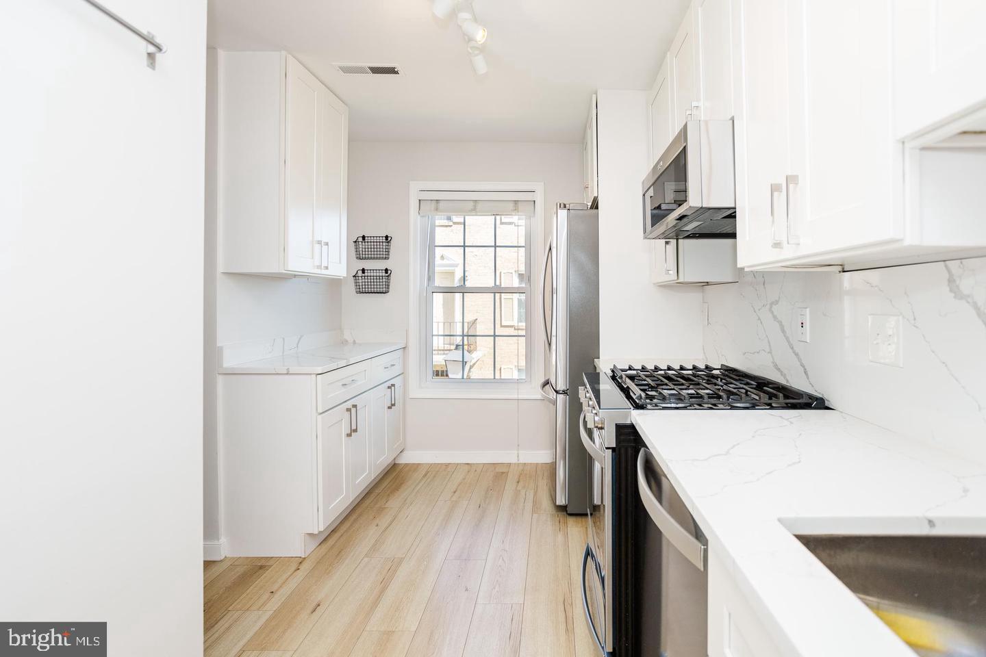 933 S ROLFE STREET 2