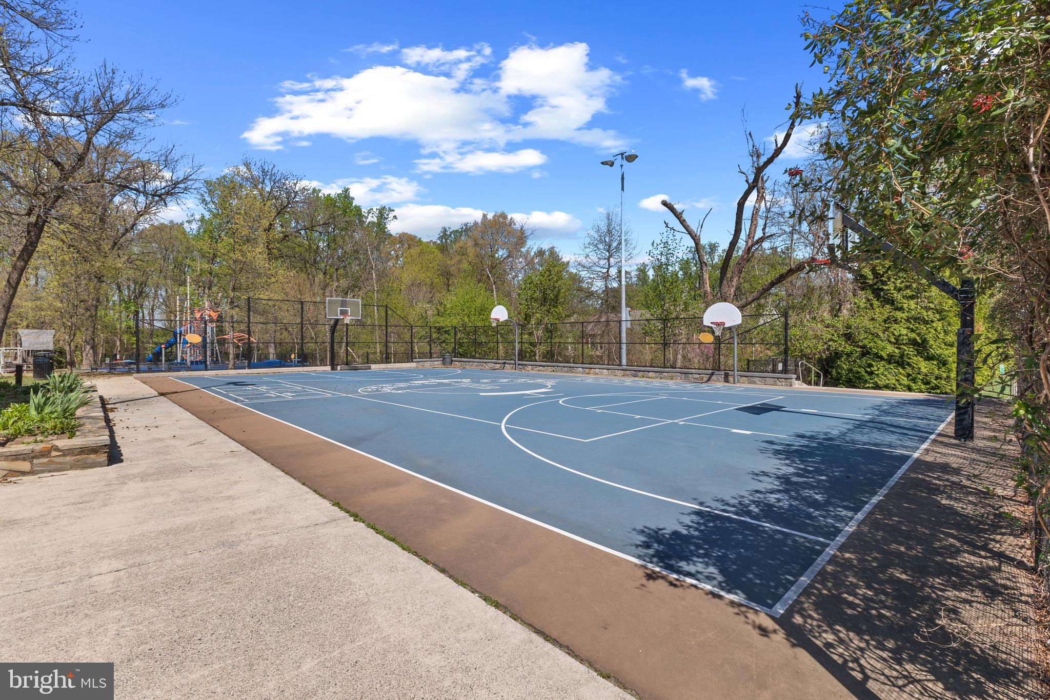 PALISADE GARDENS - Residential